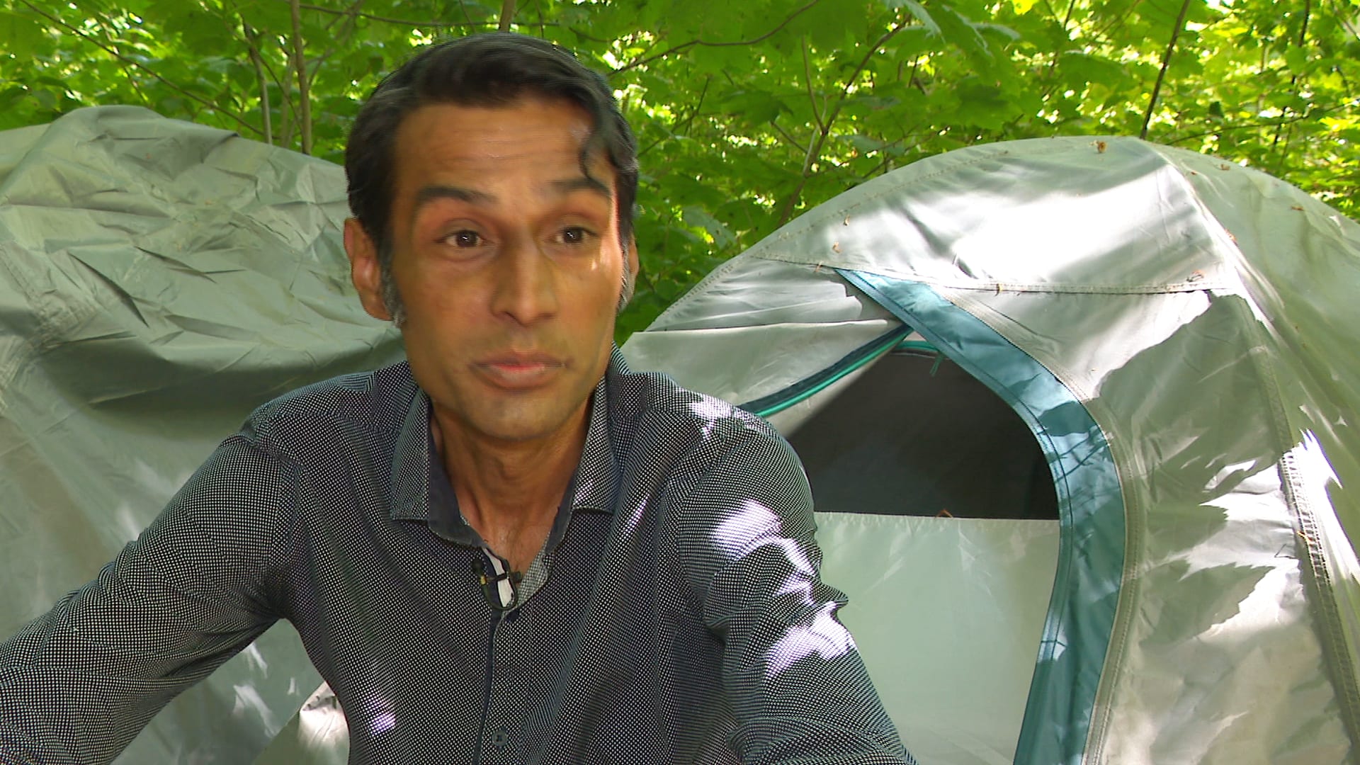 Overdag strak in pak, 's nachts slapen in het bos: Soerish is dakloos door woningnood