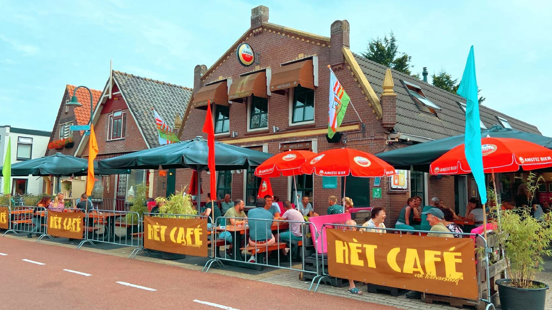 Cafébaas boos om rekening terrasuitbreiding: 'Gemeente moet zich de ogen uit de kop schamen'