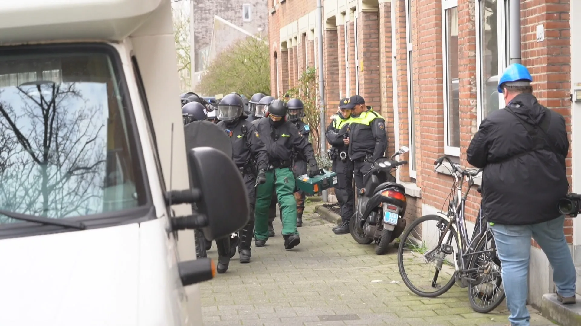 Arrestaties bij ontruiming zes kraakpanden Rotterdamse Tweebosbuurt