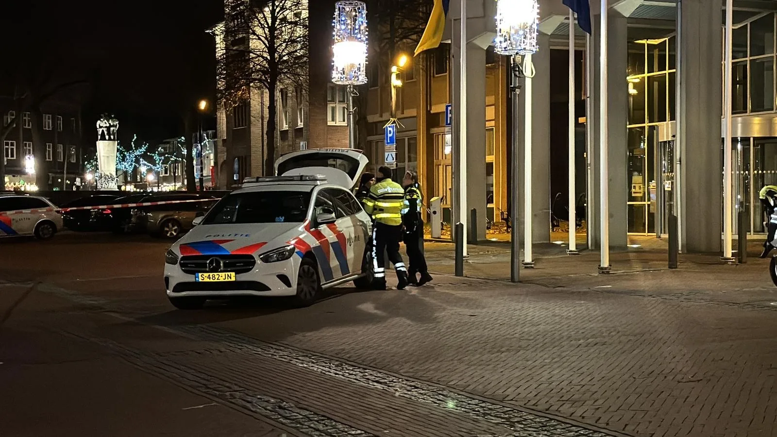 Dode door schietpartij op drukke markt in Geleen, politie zoekt dader