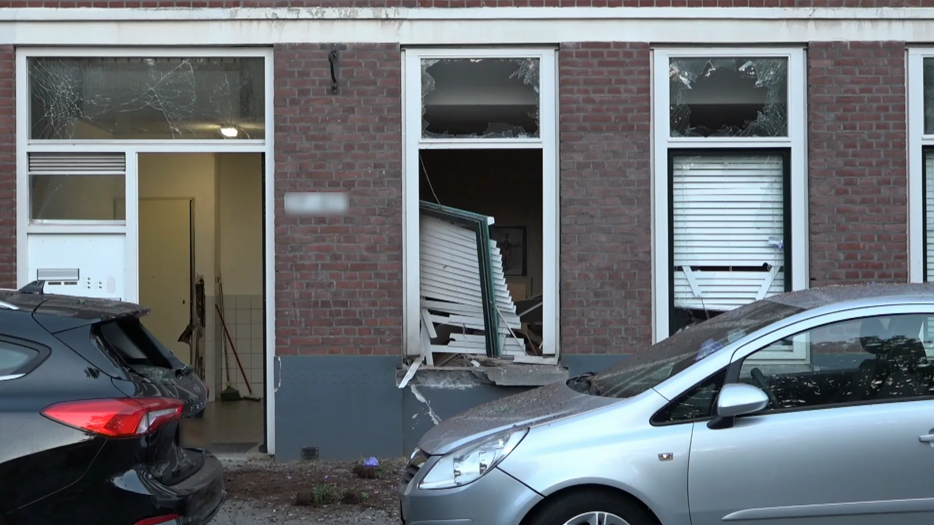 Harde explosie in woning Rotterdam: 'Alsof er een bom naar beneden pleurde'