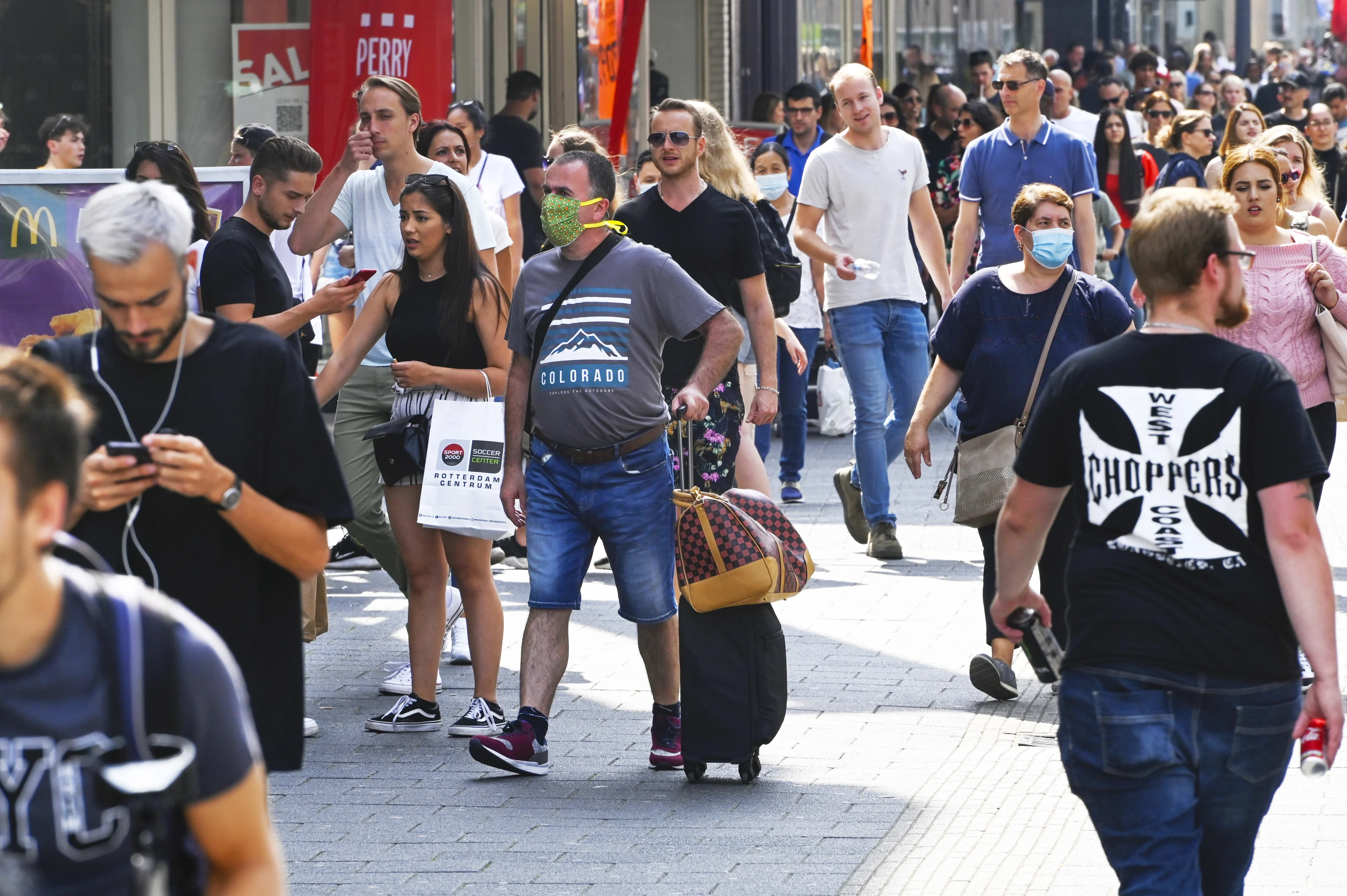 Zorgexperts: 'Binnen drie dagen nieuwe, strengere coronamaatregelen'