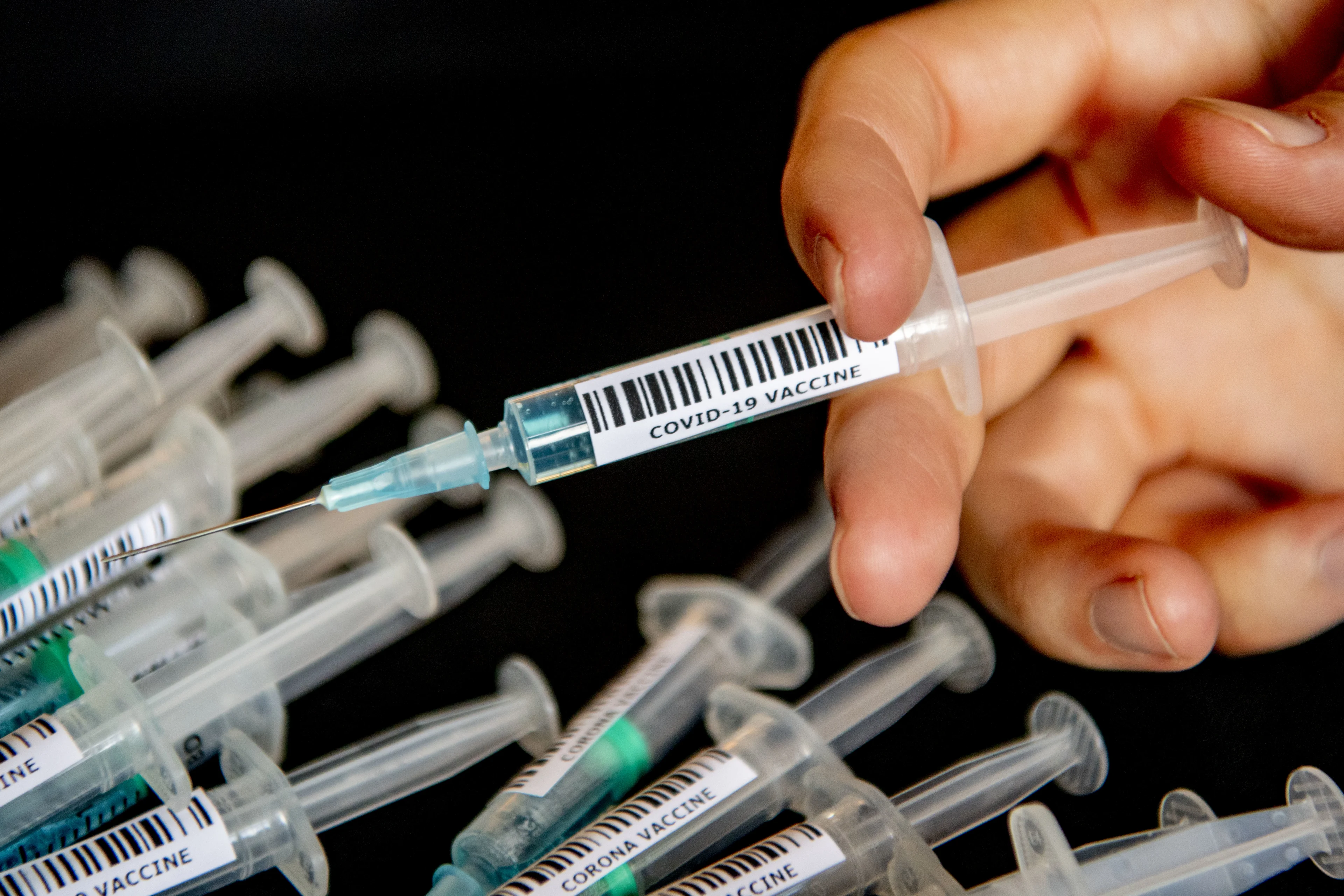 De Jonge: we doen er alles aan om 4 januari te beginnen met vaccineren