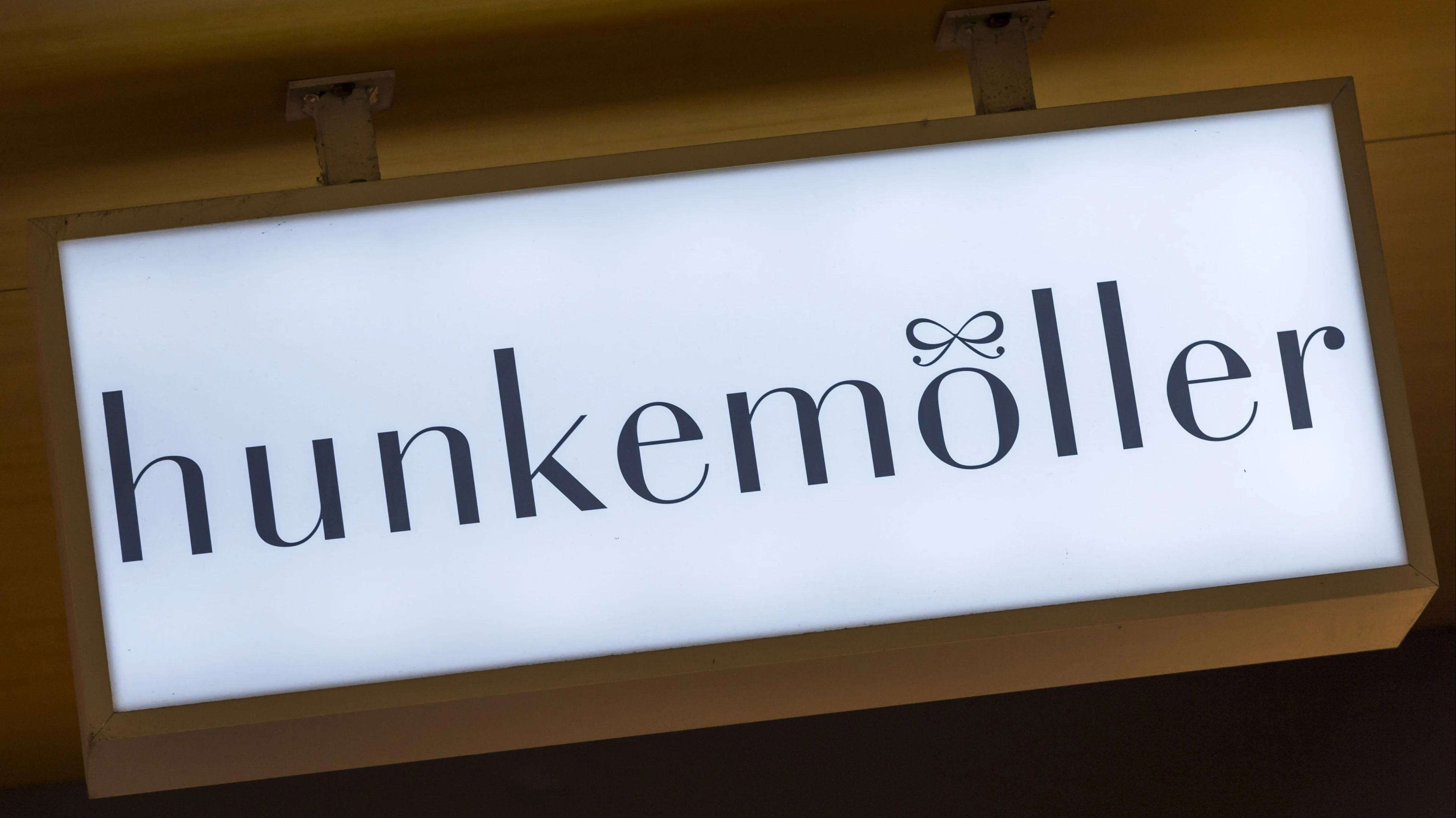 Lingerieketen Hunkemöller lijdt groot verlies en sluit winkels