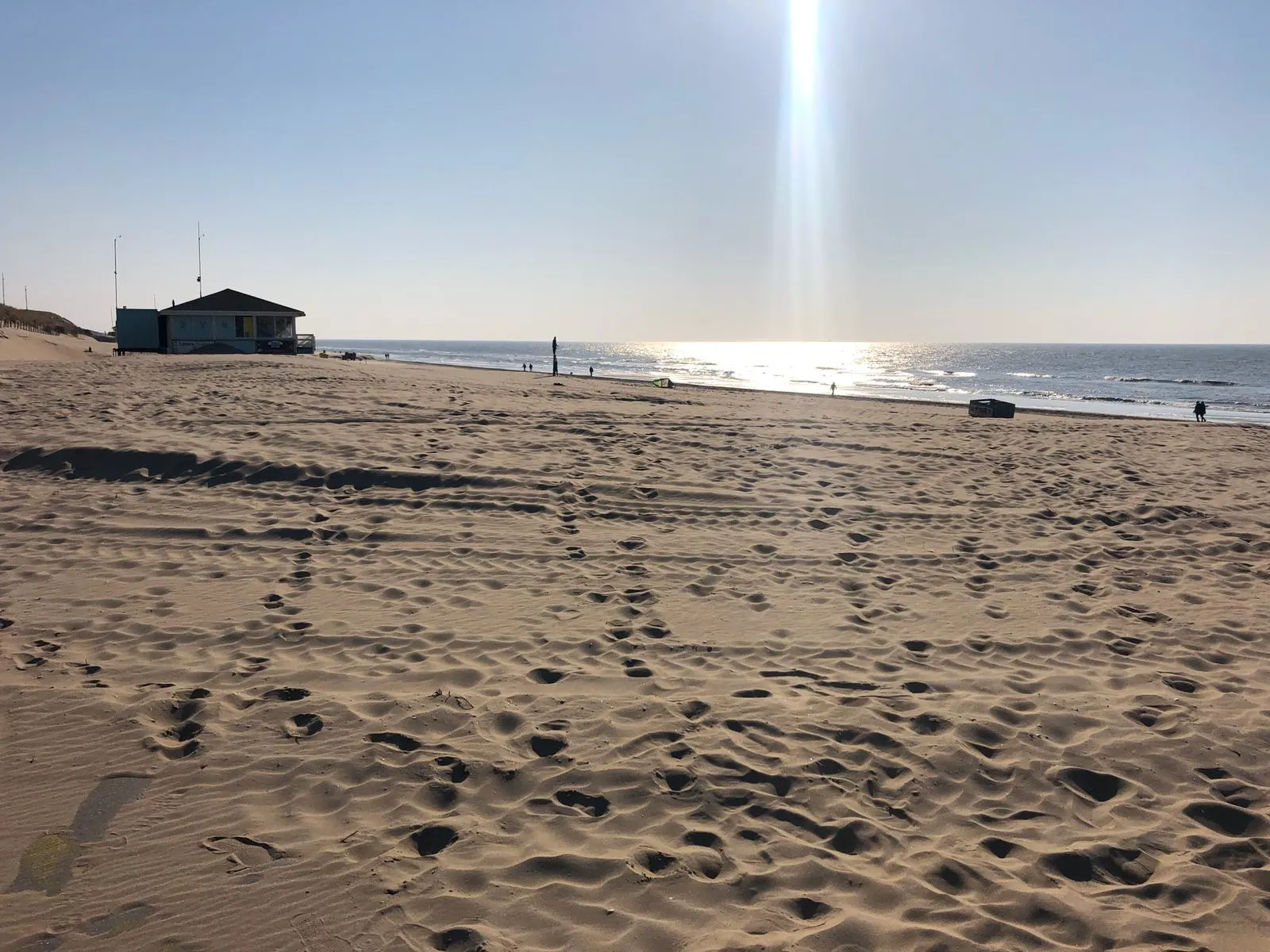Naar het strand in Noordwijk? 'Blijf thuis'