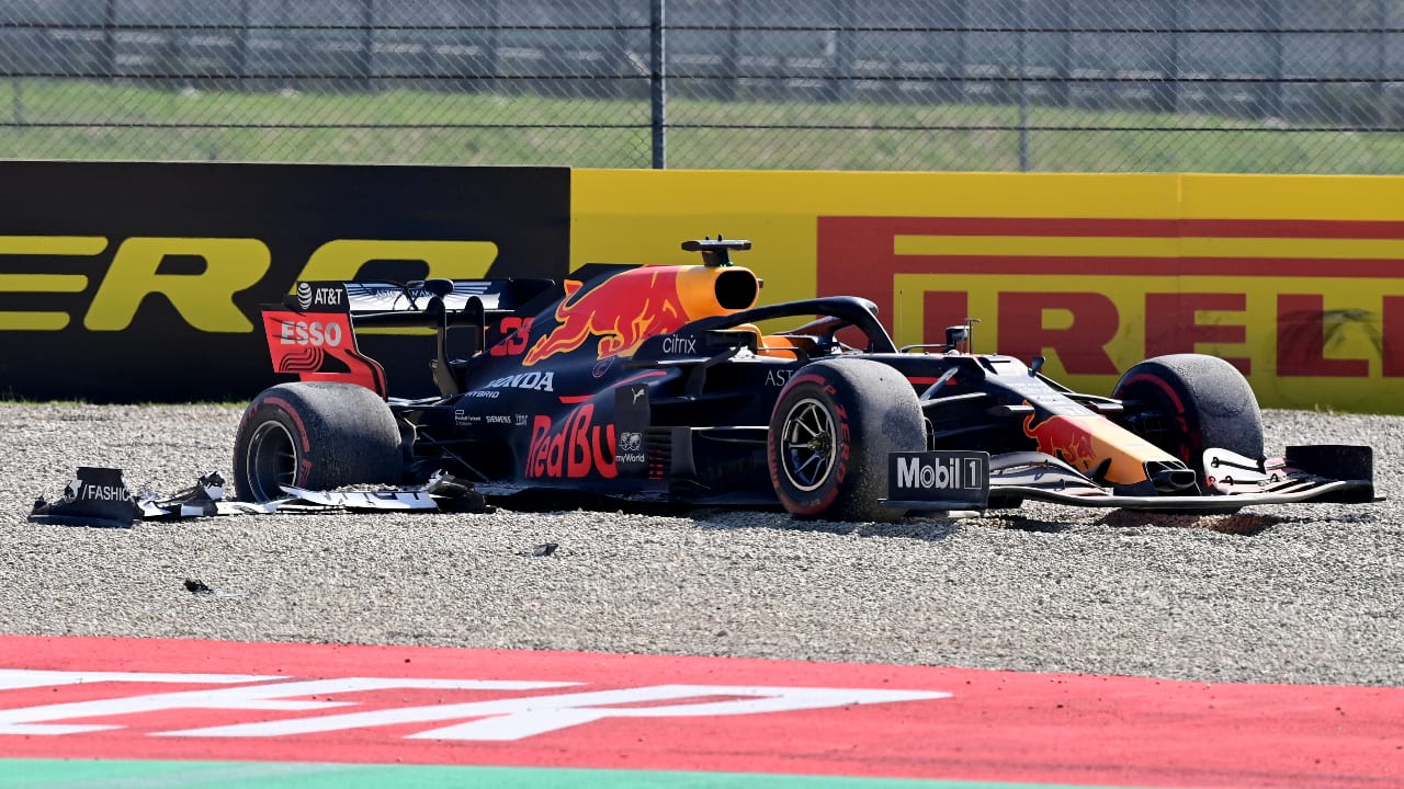 Max Verstappen crasht en ligt uit GP van Toscane: 'Ik ben er klaar mee'