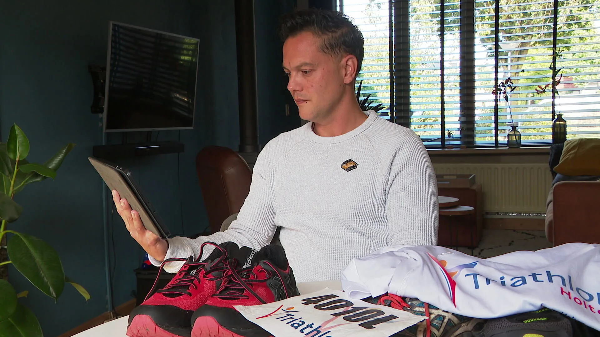 Nathan (41) kreeg een hitteberoerte en is al vier jaar ziek: 'De zon hoeft niet te schijnen, dat is het gevaar'