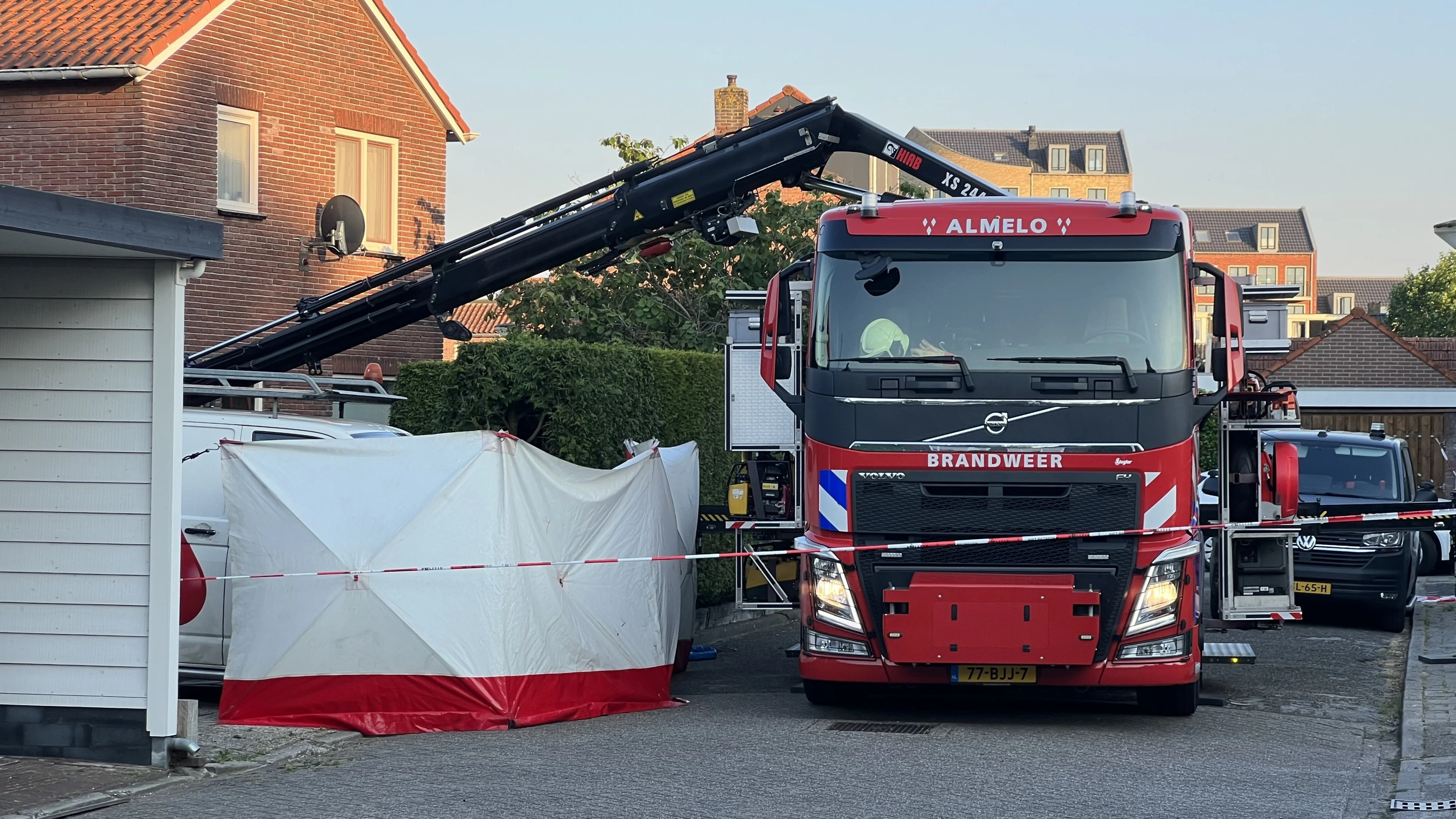 Almeloër bedolven onder instortende muur en overlijdt