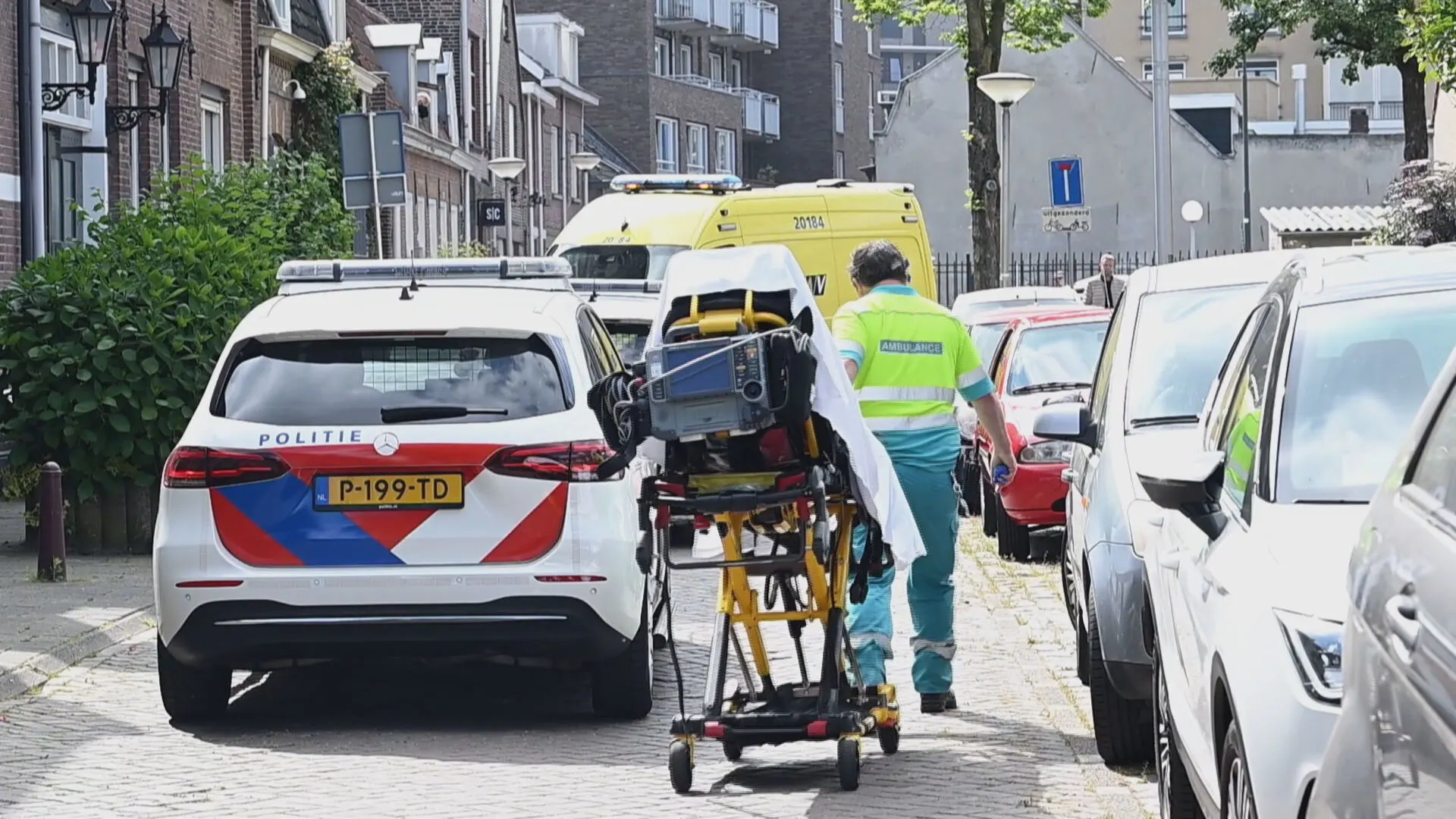 Ruzie loopt volledig uit de hand: twee mensen neergestoken in woning Tilburg