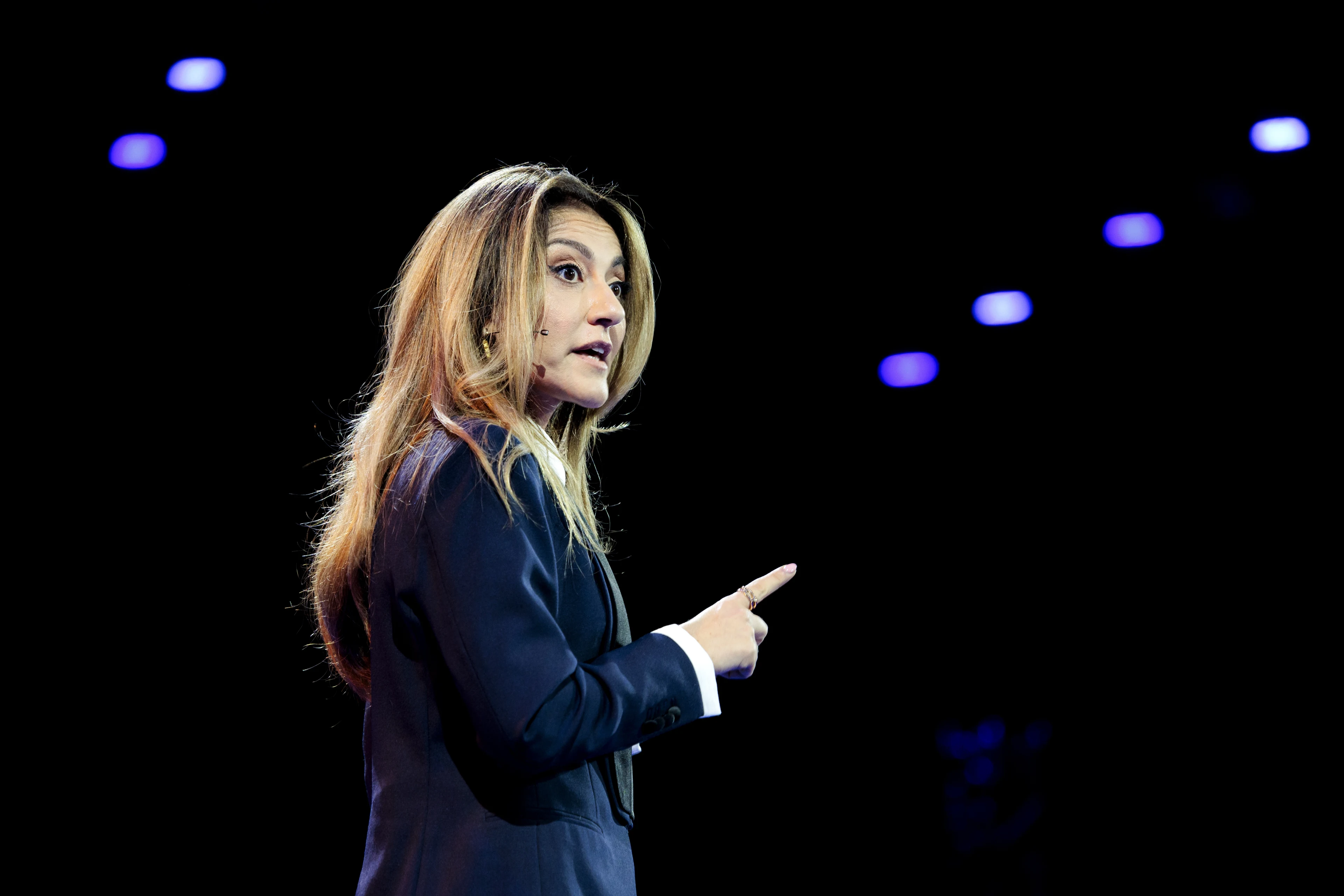 VVD wil bezuinigen op zorg en uitkeringen voor meer geld naar defensie