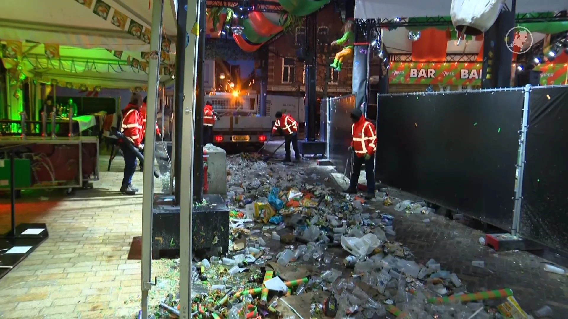 Deze helden maken de straten van Tilburg weer spik en span na carnaval