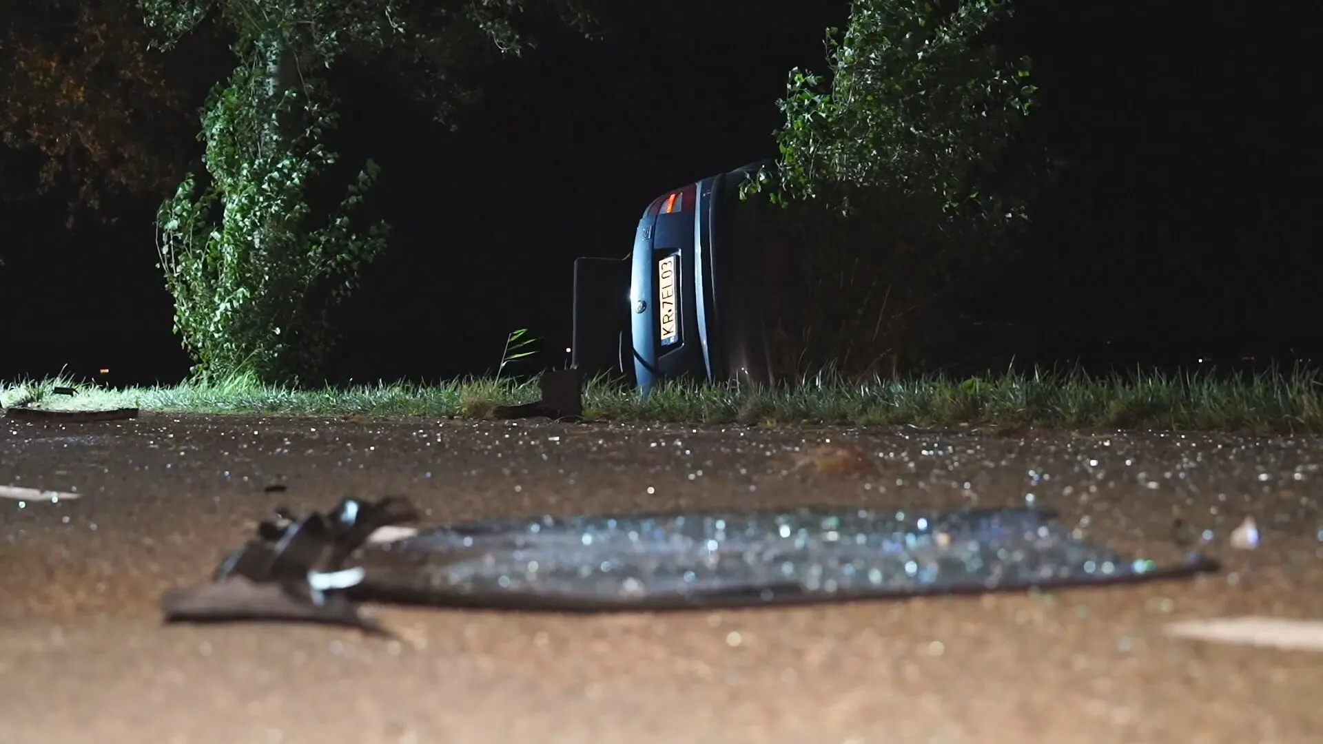 Twee doden bij frontale botsing in Dirksland, mogelijke bestuurder aangehouden