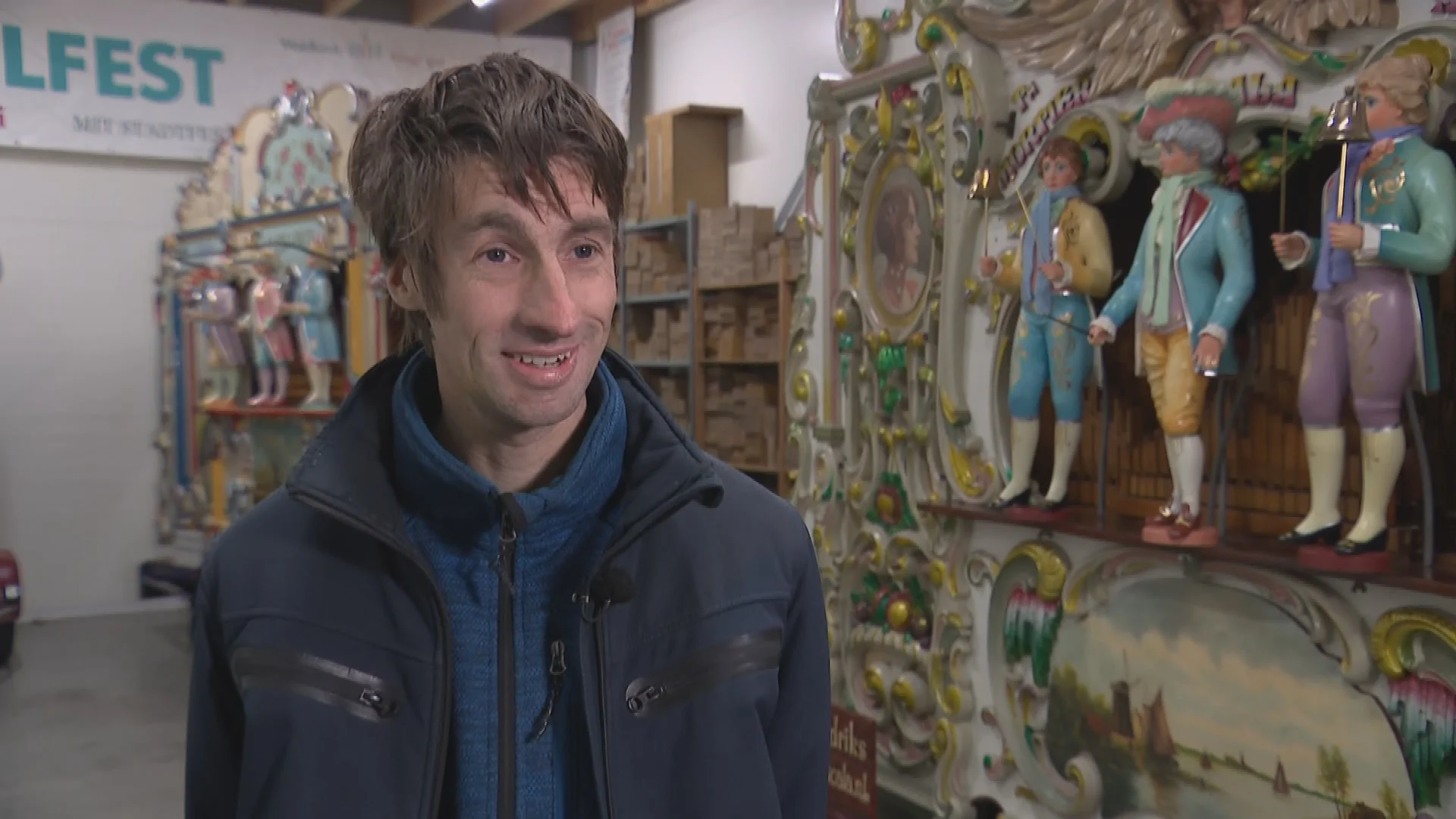 Streefbedrag mishandelde orgeldraaier Robin verhoogd, al 11.000 euro binnen