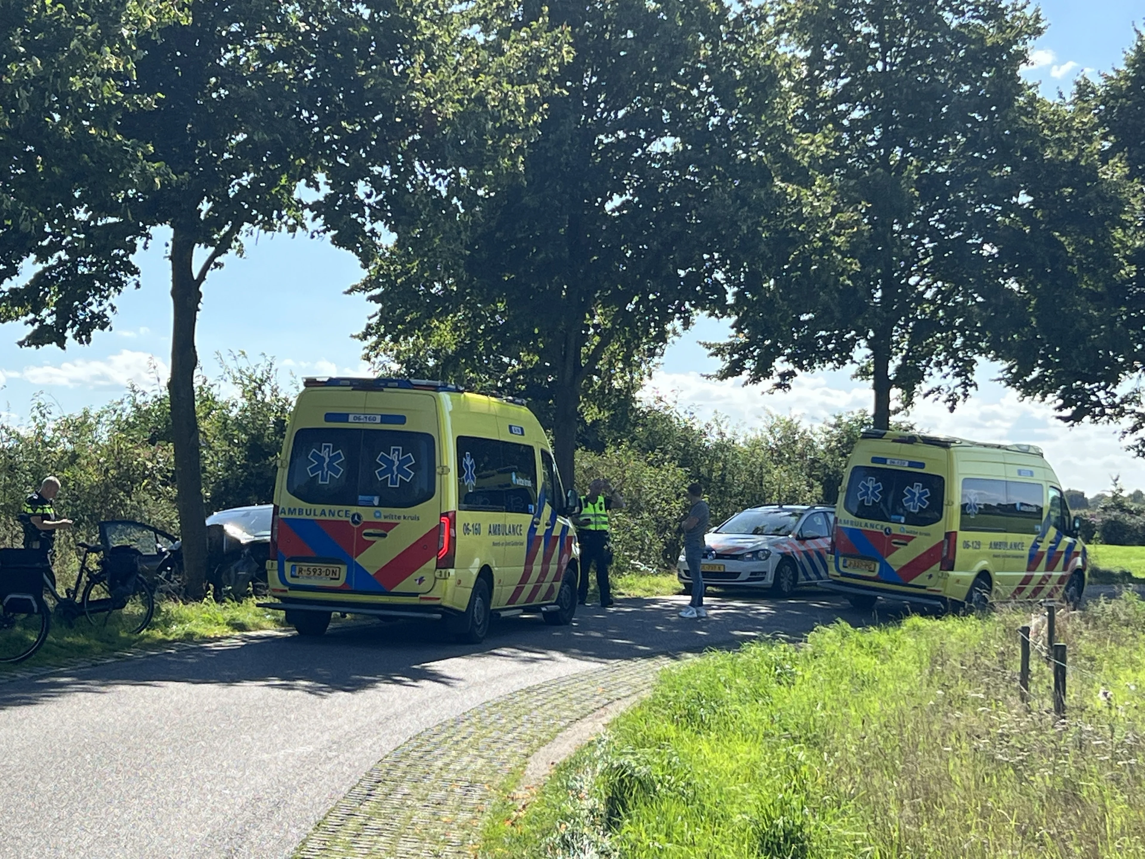 Vrouw (85) overlijdt door auto-ongeluk in Harreveld, man (88) raakt gewond