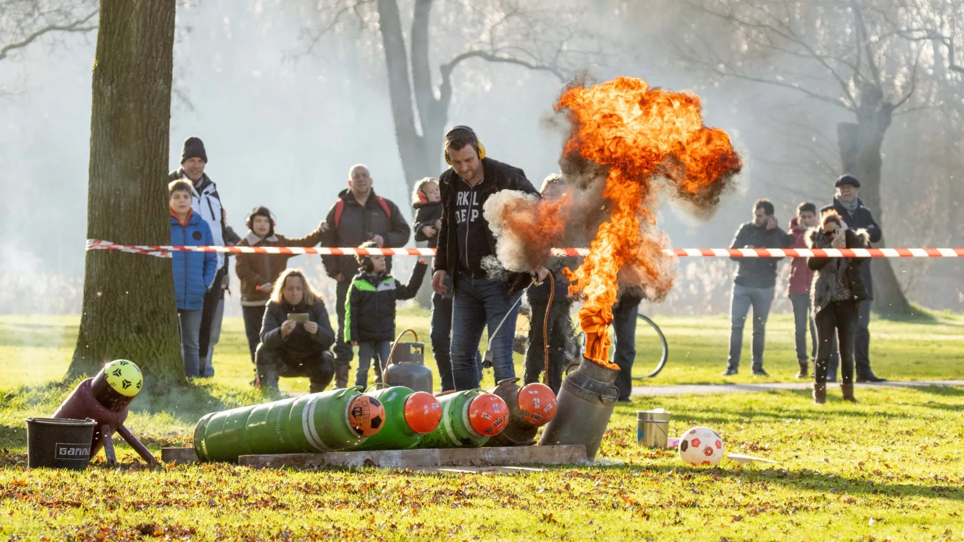 Burgemeesters spreken over carbidschieten tijdens jaarwisseling, Den Haag staat achter verbod