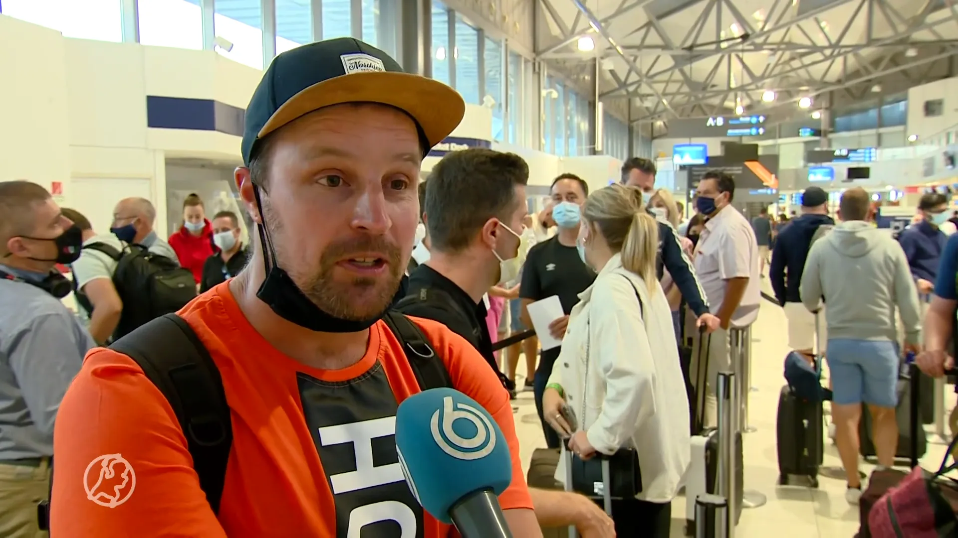 Oranjefans vertrekken met flinke kater uit Boedapest: 'Wat een deceptie'