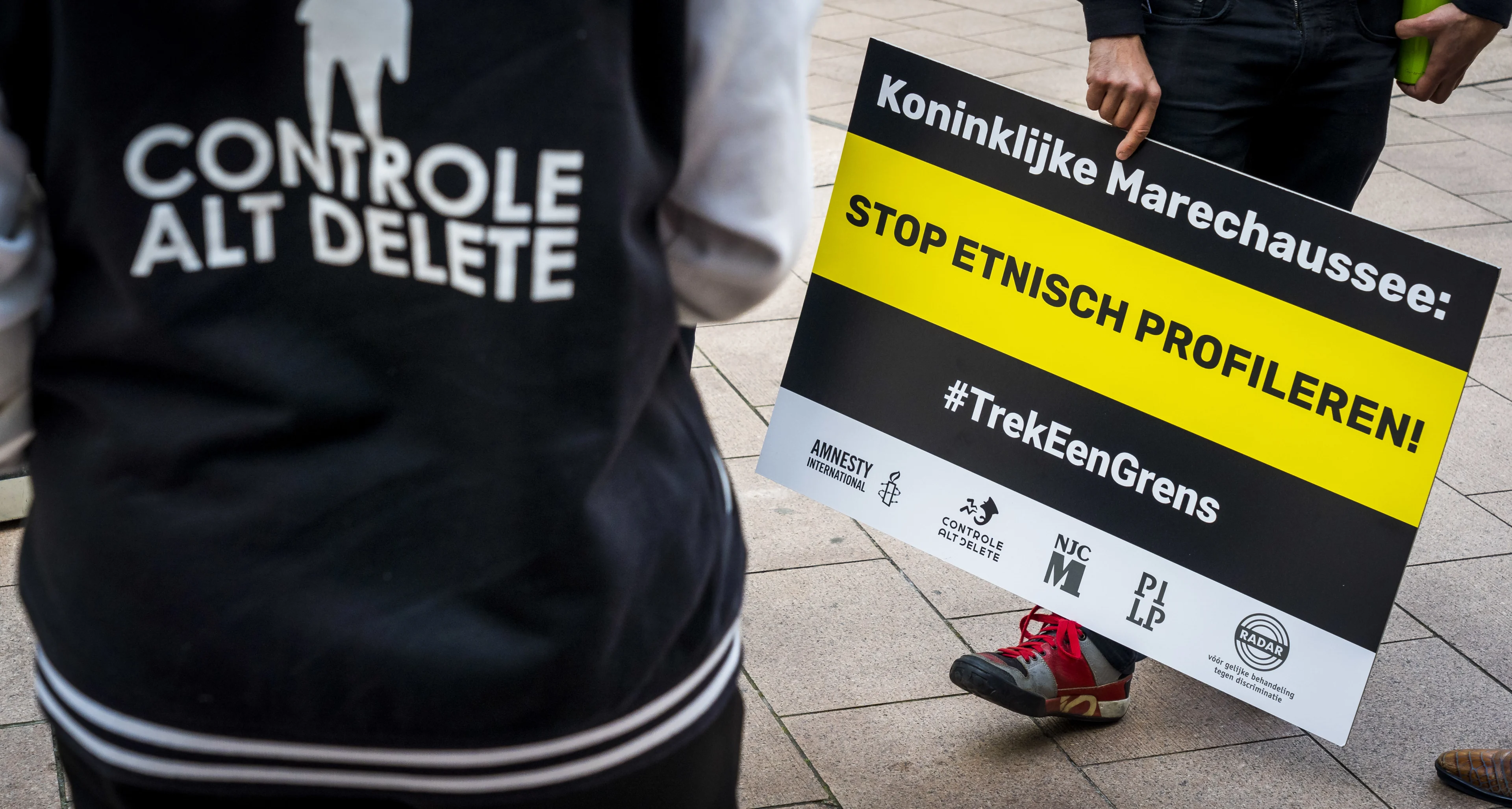 Rechtbank: Marechaussees mogen huidskleur meewegen tijdens grenscontroles