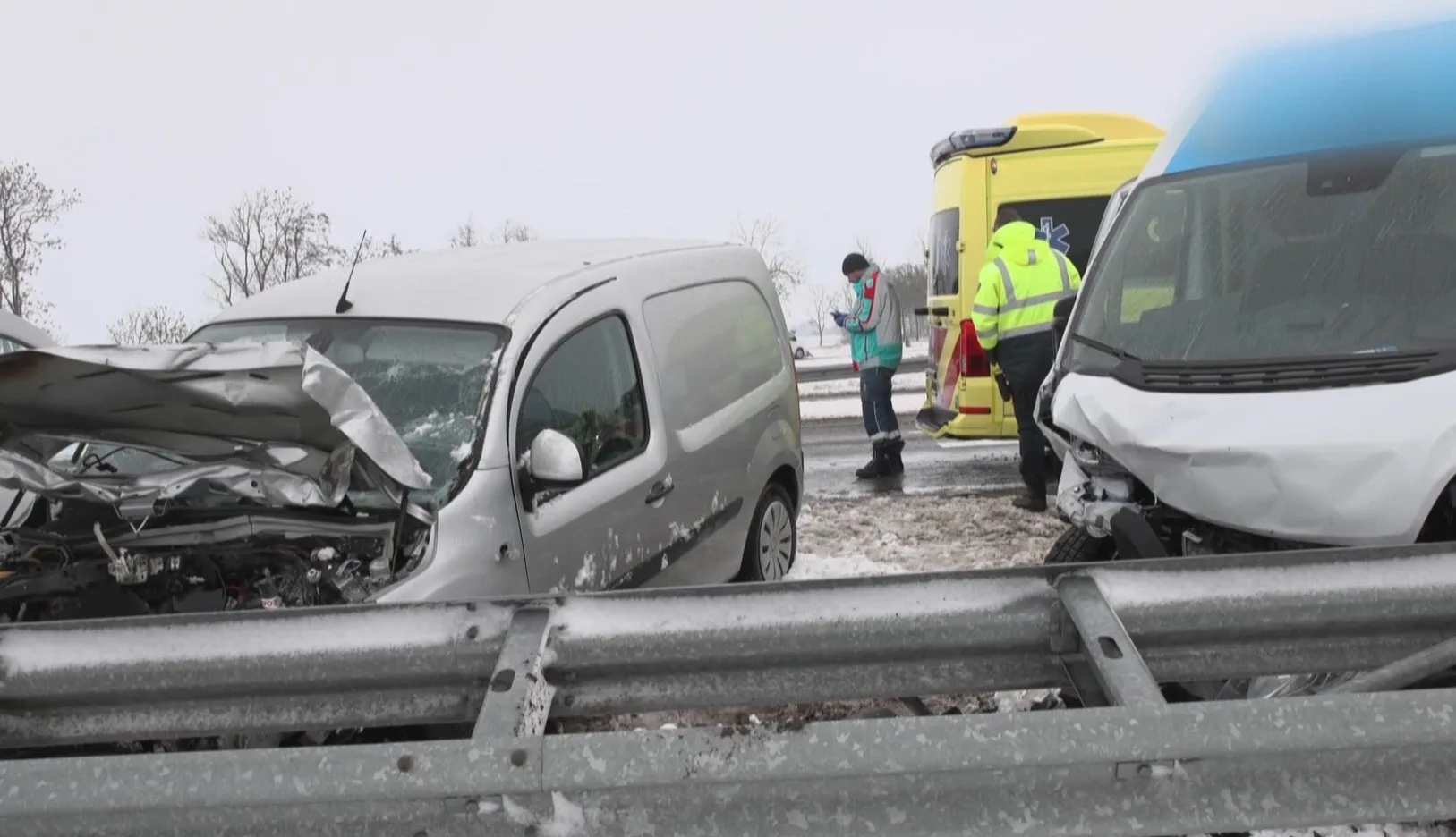 Twee bestuurders gewond na ongeval op N359 bij Friese Húns