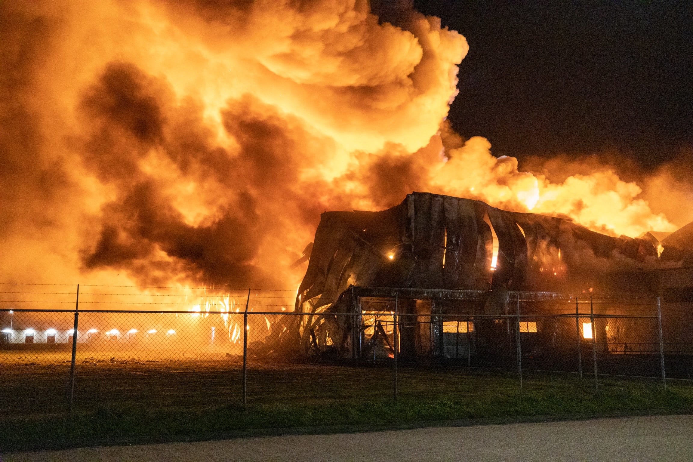 Brand snoepfabriek Drachten onder controle, flink deel verwoest