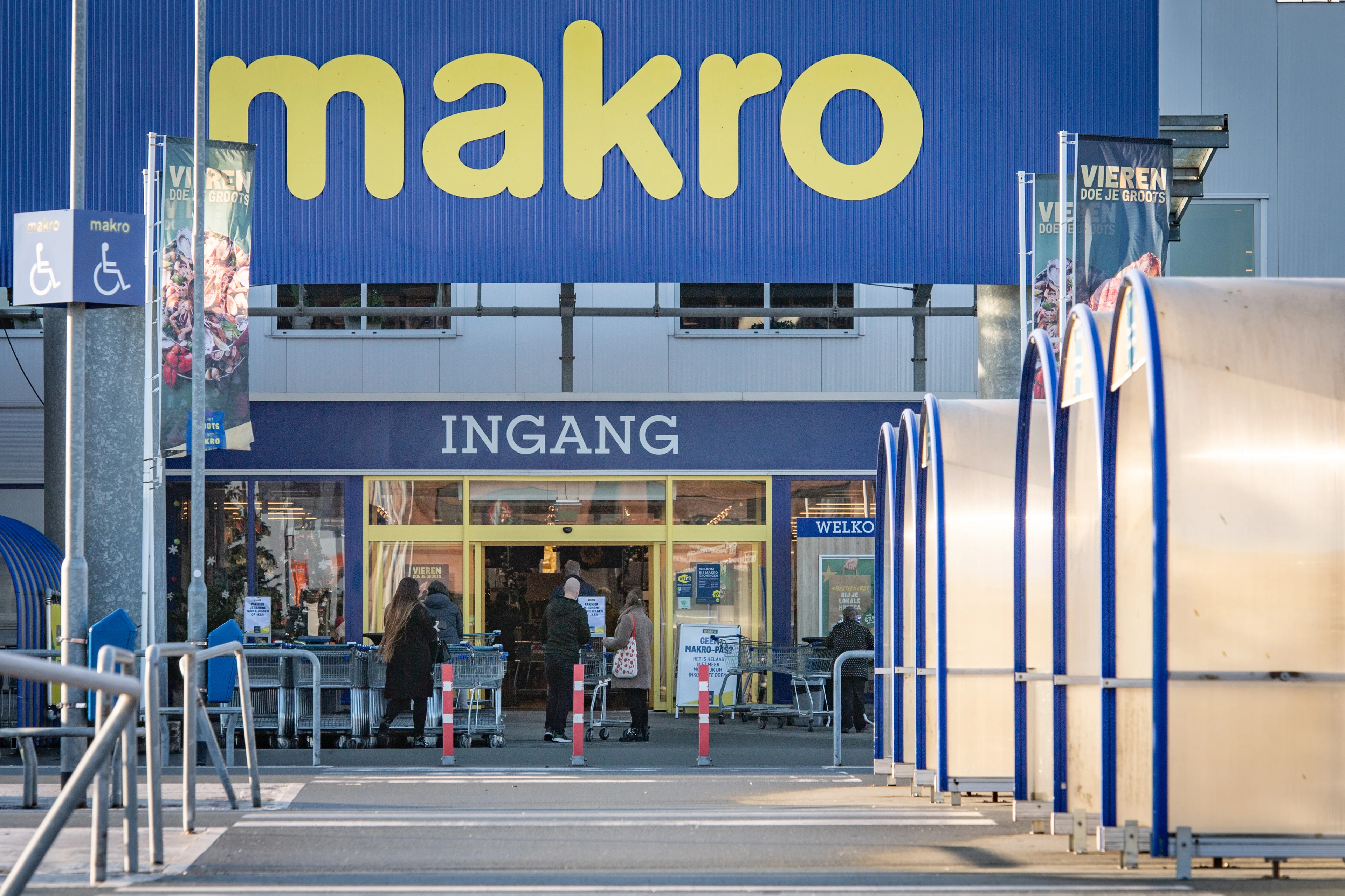 Makro stopt met verkoop 'kerstcadeaus', alleen voedsel te koop