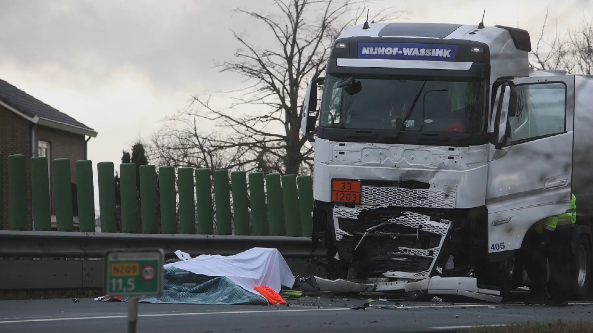 Motorrijder overleden na botsing met vrachtwagen in Bleiswijk