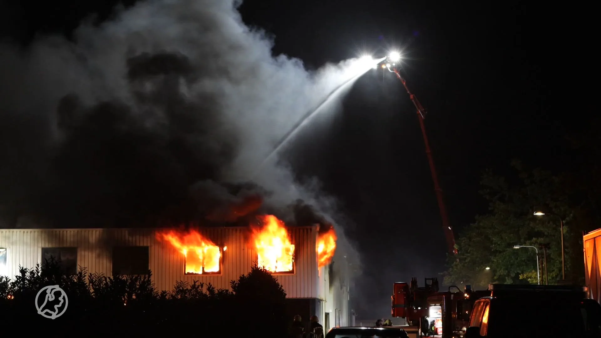 Grote brand in bedrijfspand Delden in Twente