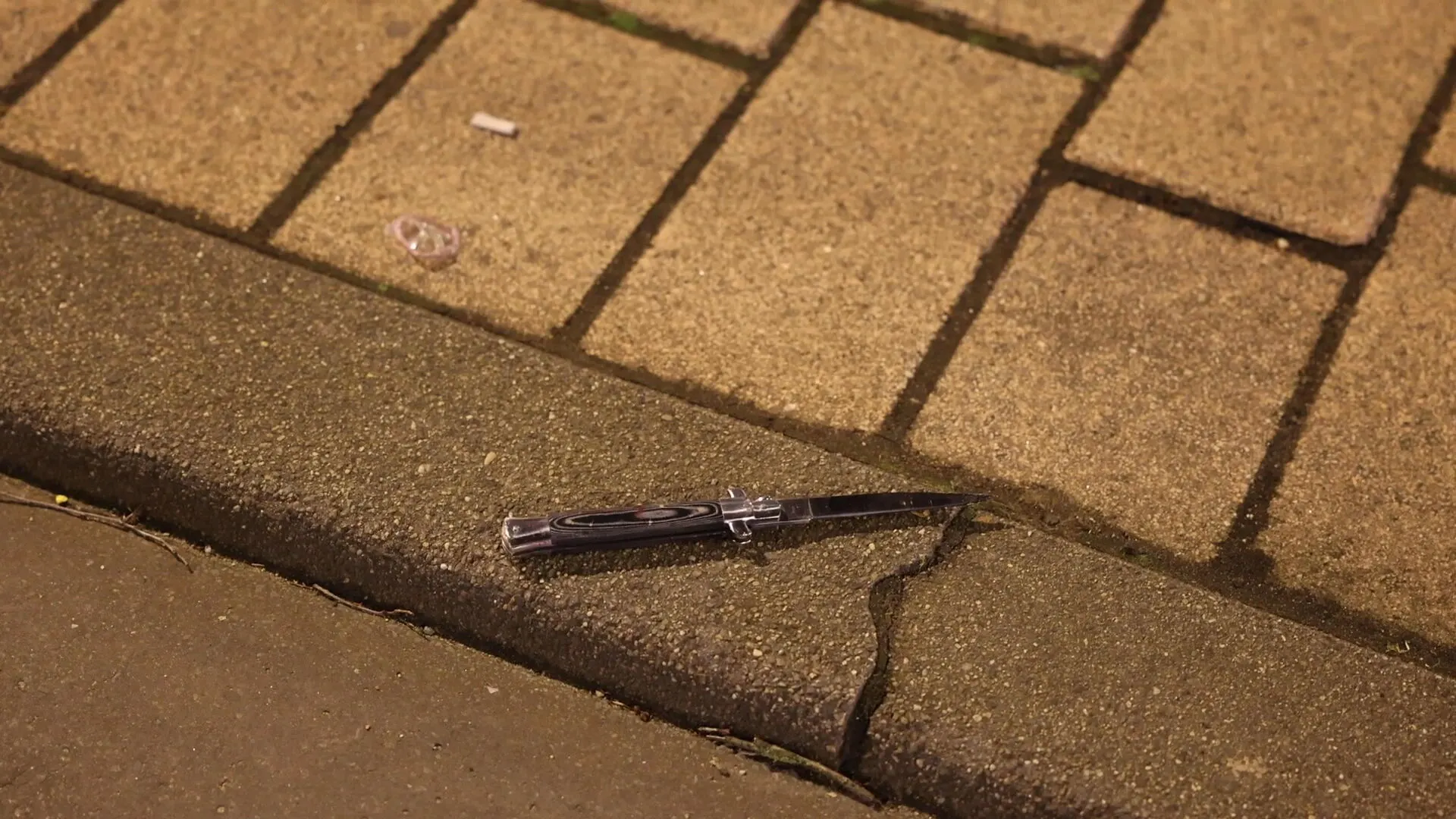 Politie schiet man met mes neer in Amsterdam