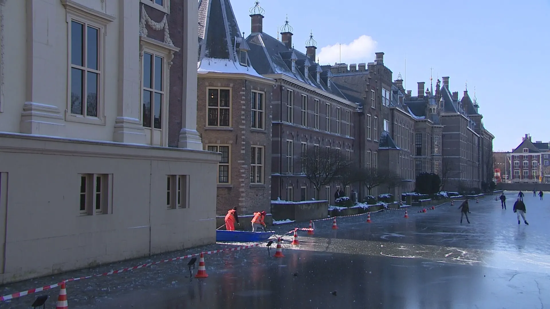 Schaatspret op Hofvijver in Den Haag (maar niet bij het Torentje)