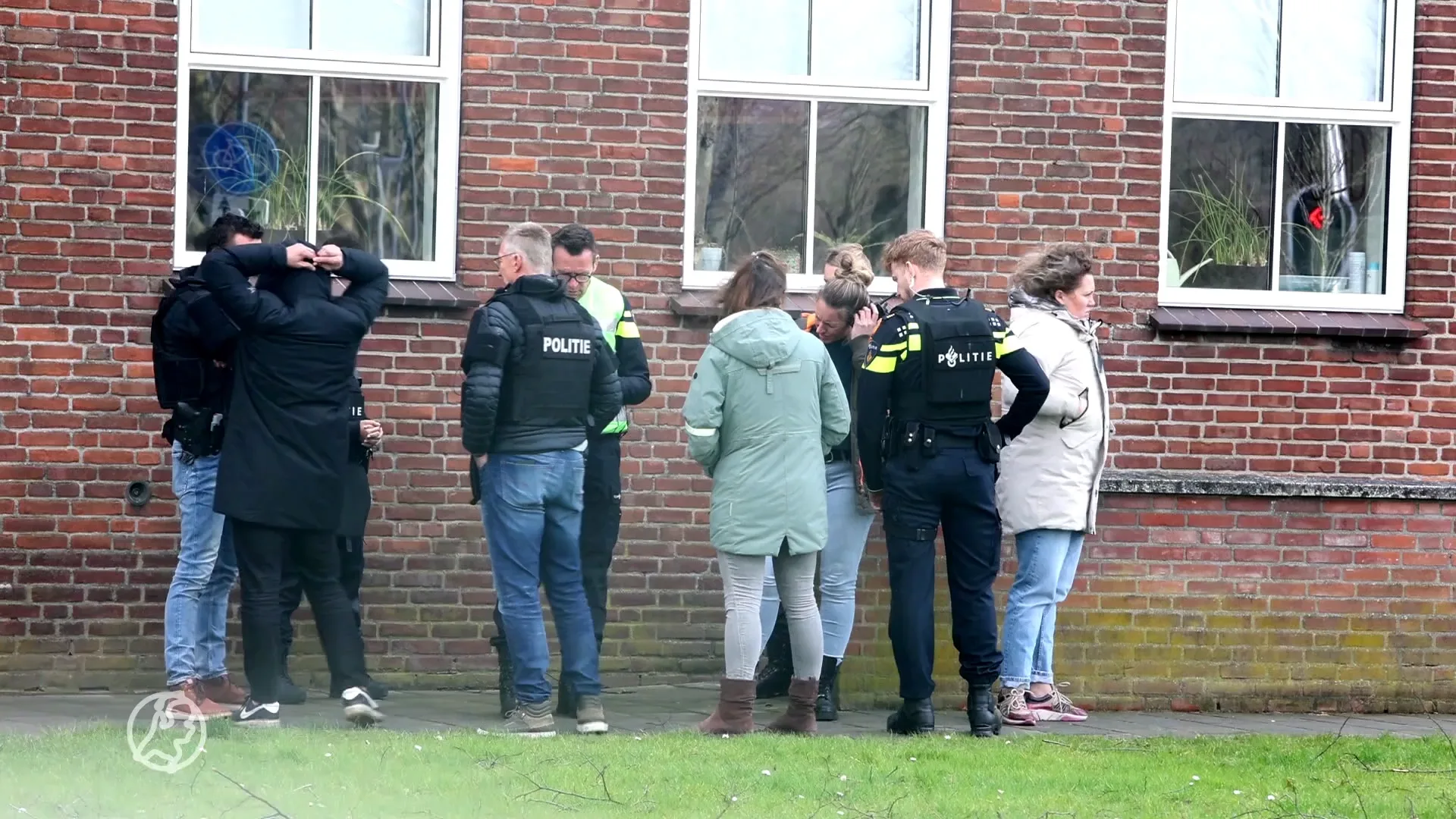 Arrestatieteam politie bij mbo-college in Den Bosch na dreigende situatie
