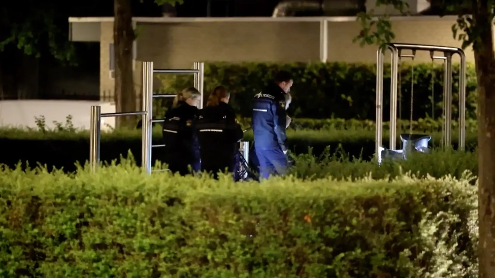 Jongen (15) ernstig gewond bij schietincident in Amsterdam-Zuidoost