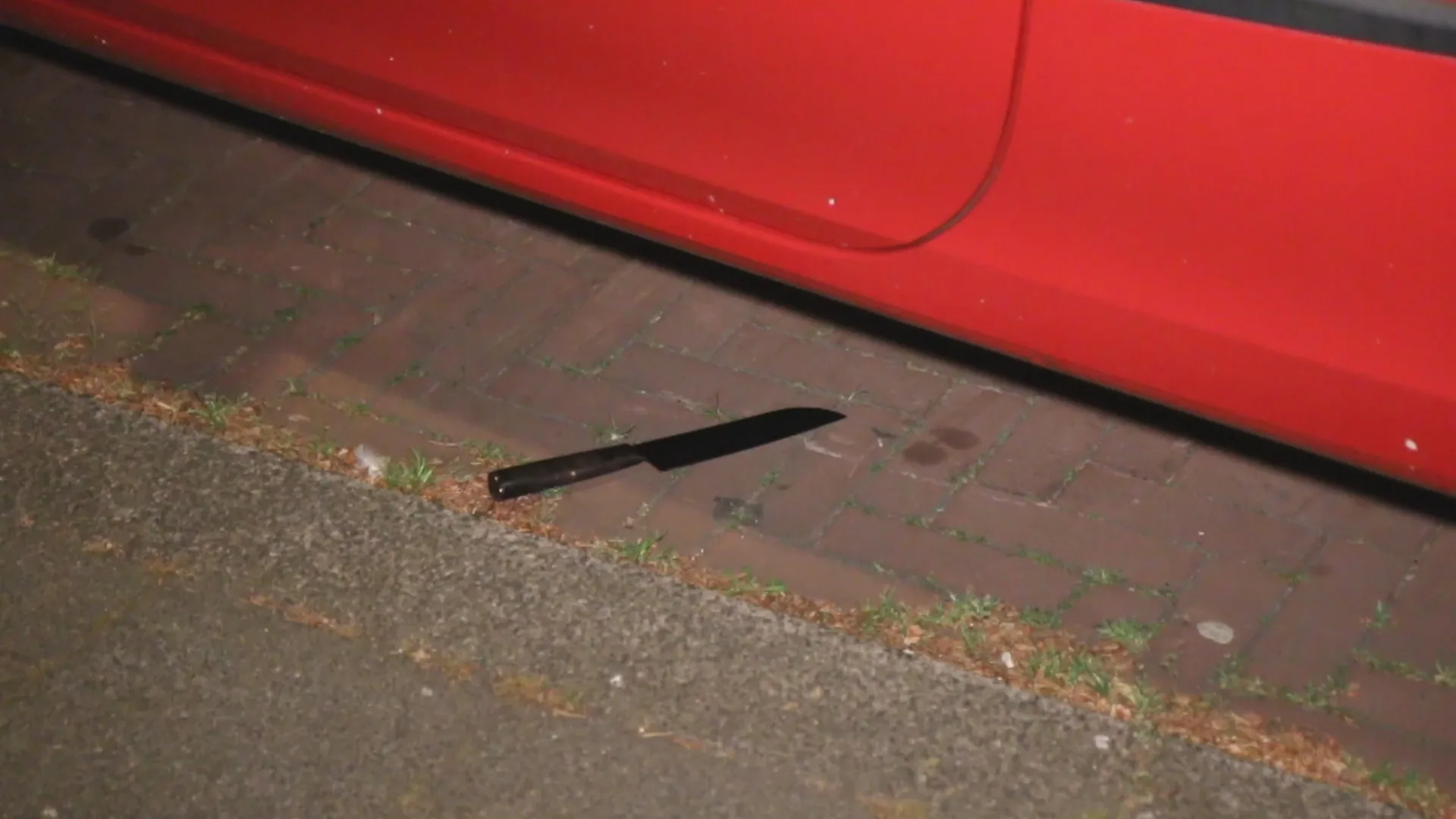 Twee mannen opgepakt na steekpartij Den Haag, messen op straat gedumpt