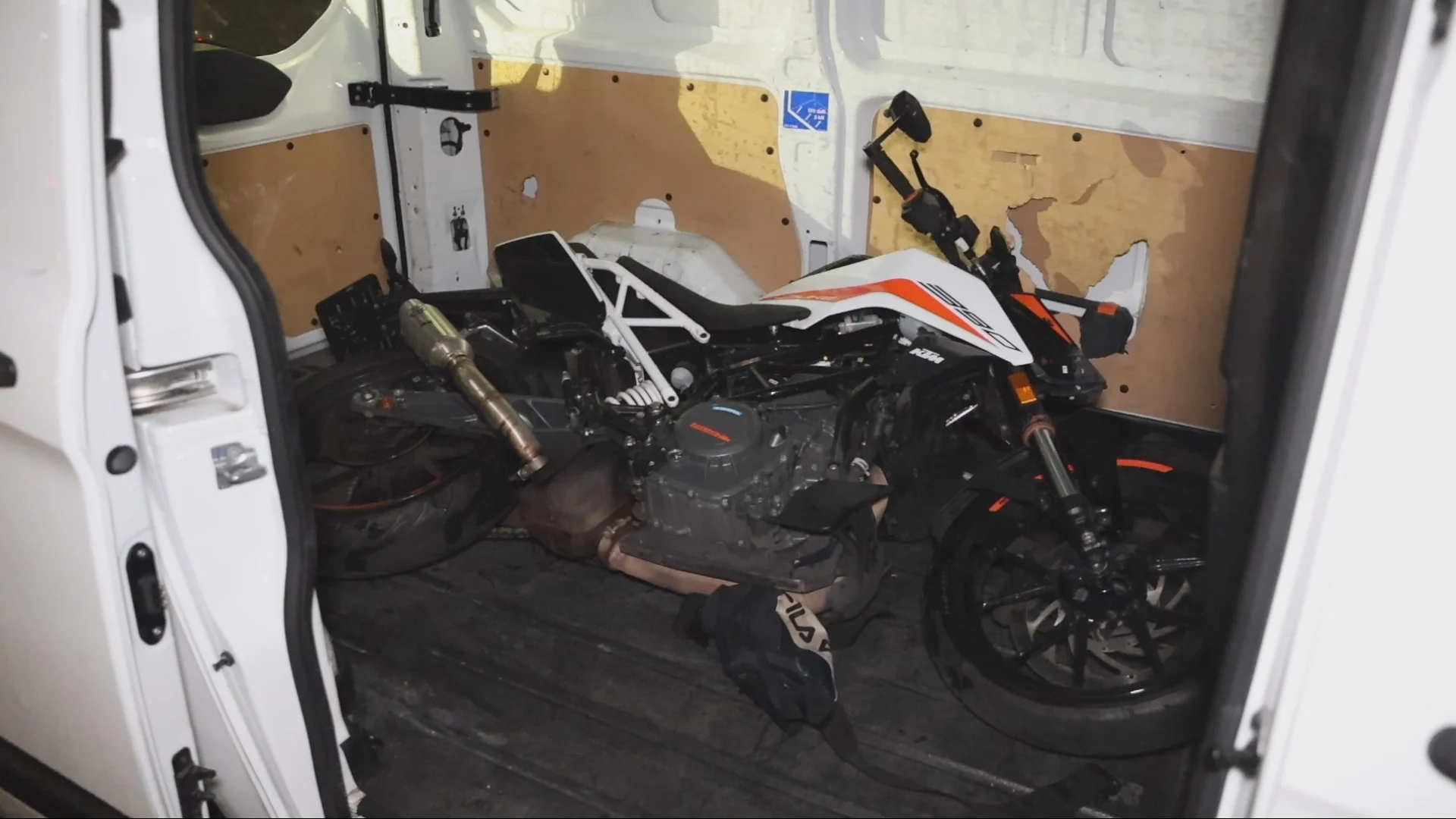 Motordieven slaan op de vlucht na achtervolging door Den Haag