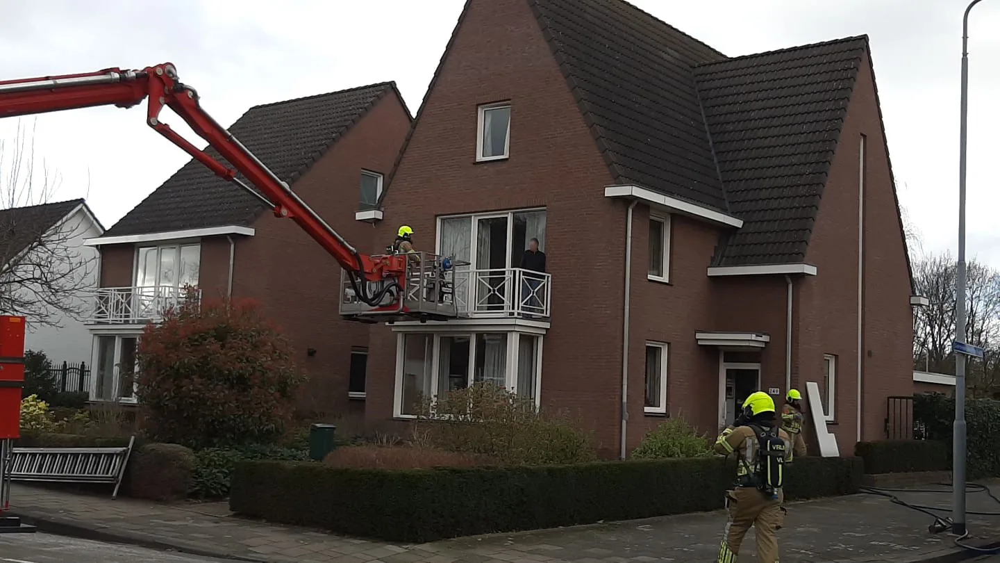 Coronapatiënt uit brandende woning getakeld in Venlo