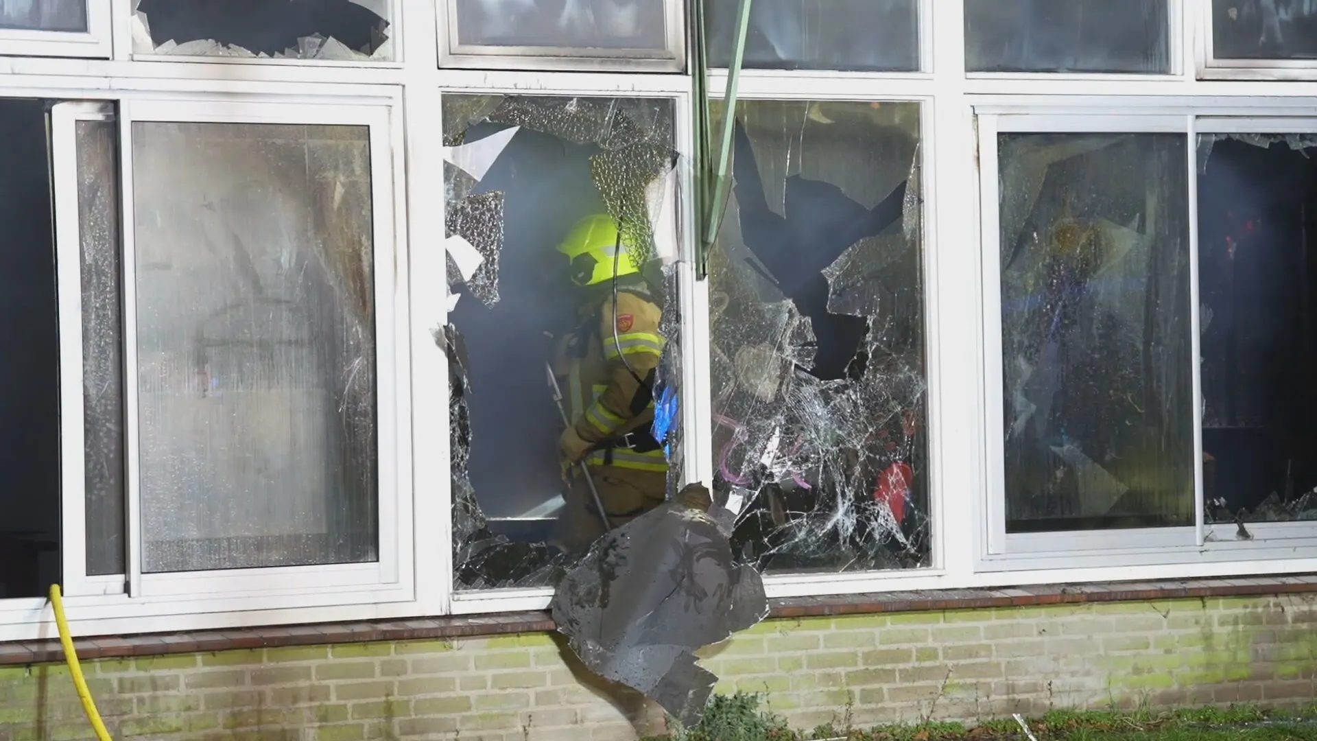 Jongerencentrum Renkum geheel uitgebrand na vermoedelijke brandstichting