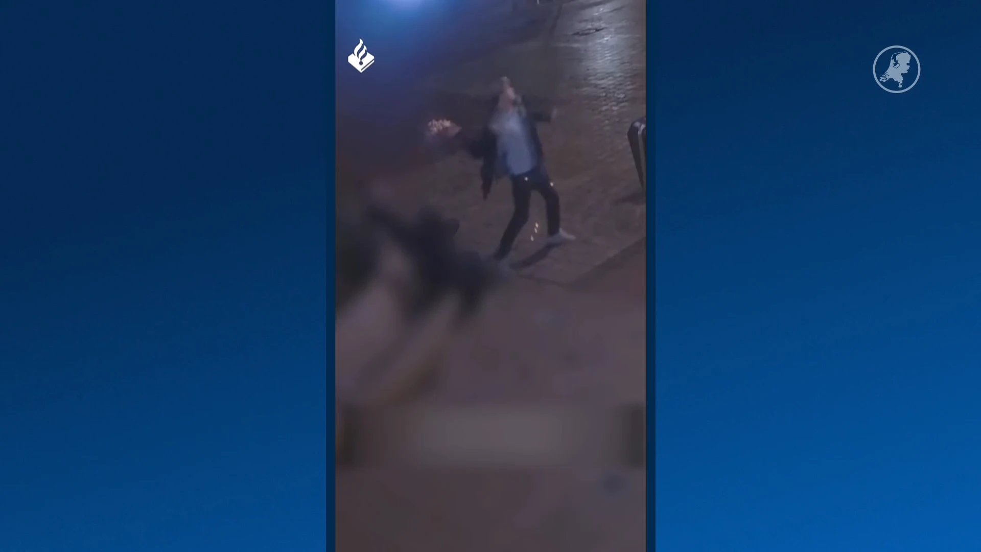 Politie deelt beelden van man die vuurwerk naar praktijk gooide