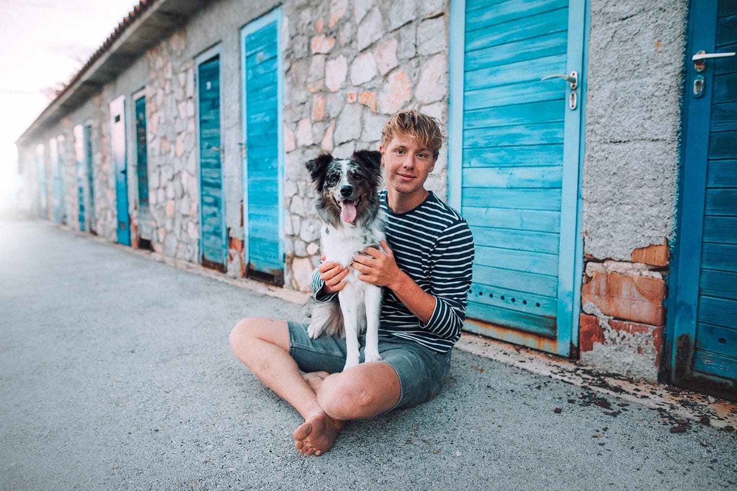 Hondje Mira ontvoerd? 'Meegenomen door blonde vrouw in groene bus'