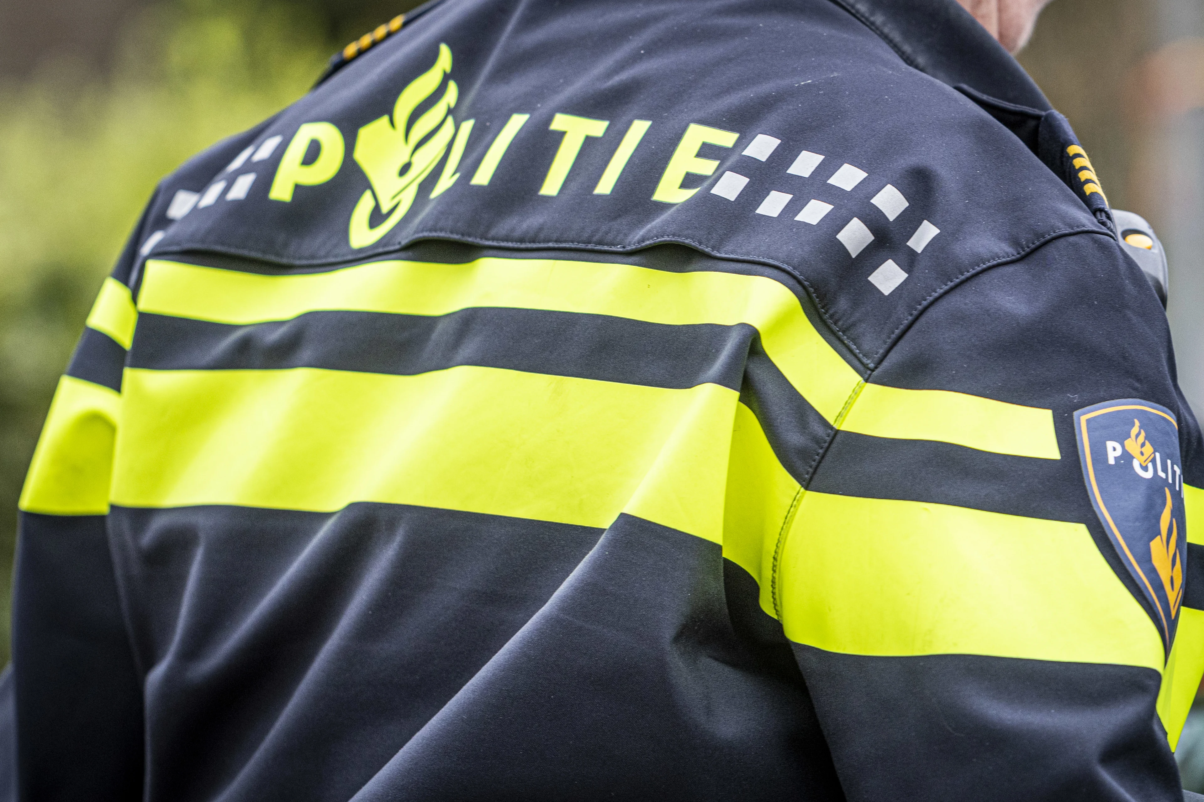 Vlissinger (19) steekt middelvinger op naar agenten: 'Ik wil gewoon mijn mening uiten'