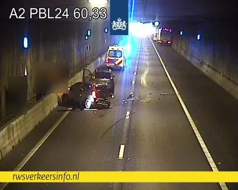A2 bij Utrecht weer vrij na ongeval in Leidsche Rijntunnel
