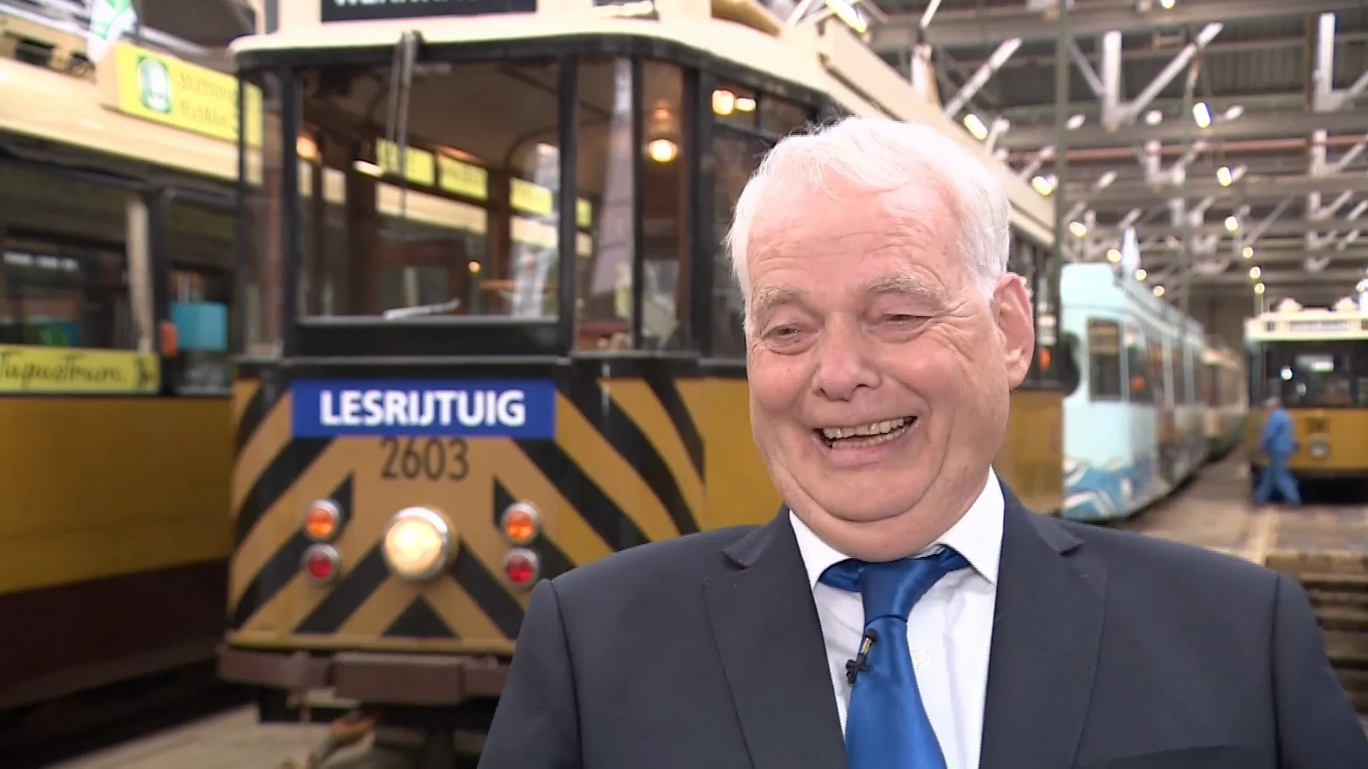 Jongensdroom Jan (72) komt uit met tramrijbewijs: 'Ben misschien wel de oudste ter wereld'