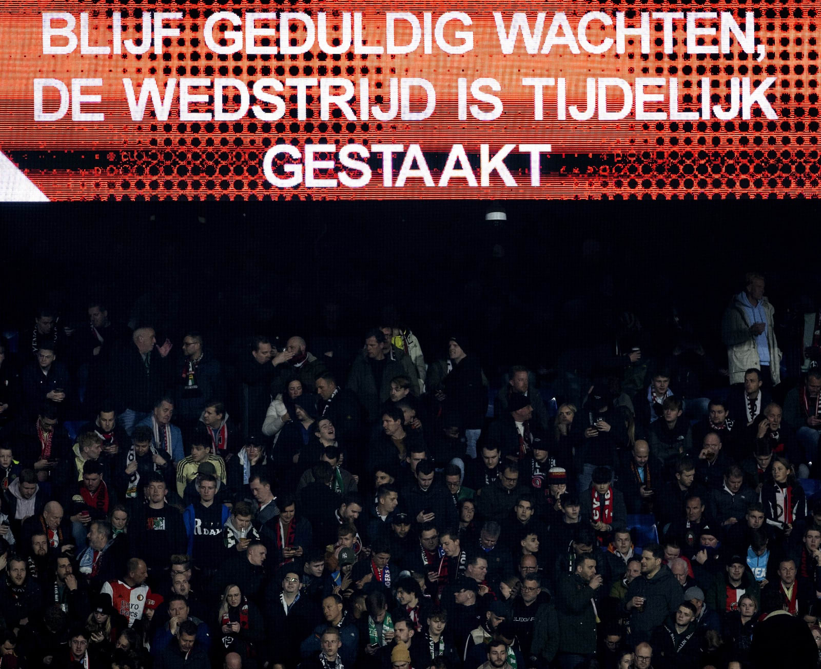 Feyenoord houdt deel tribunes leeg tegen AS Roma na misdragingen tijdens bekerduel