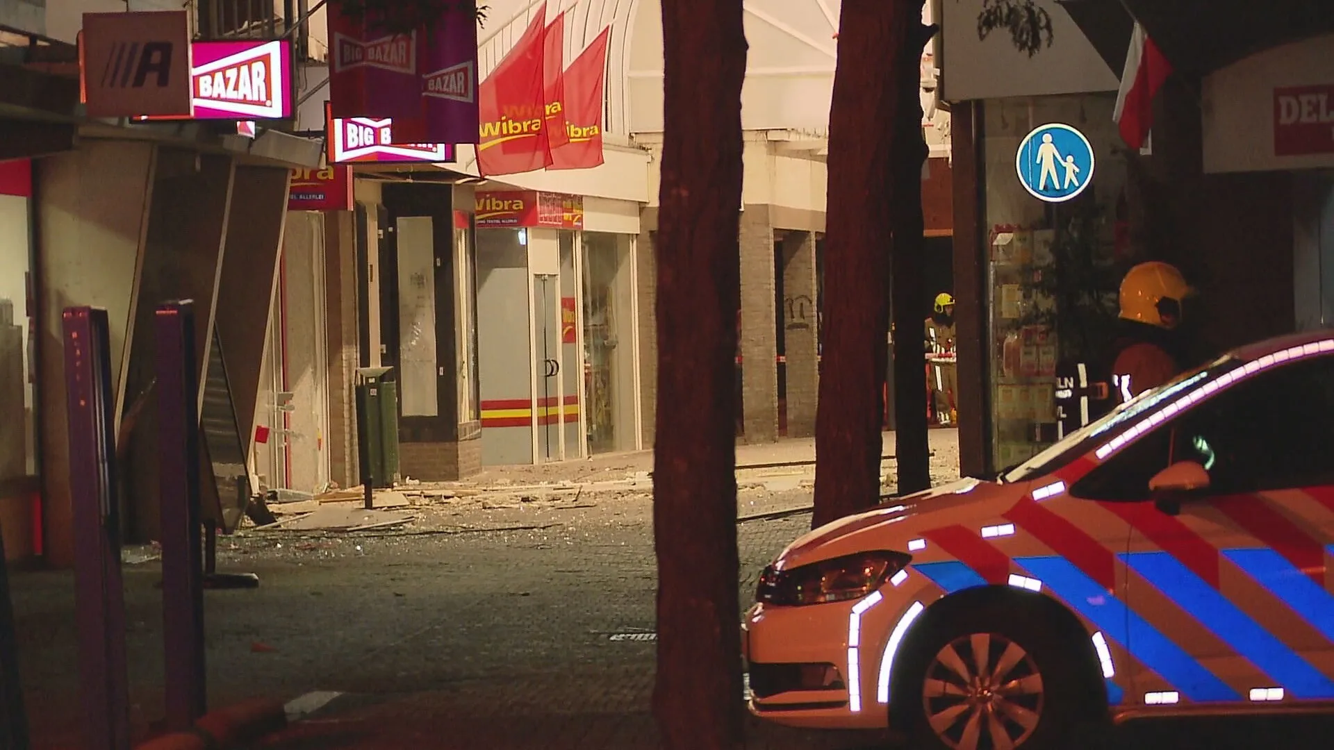 Bewoners Venlo opgeschrikt door harde knal: plofkraak op geldautomaat