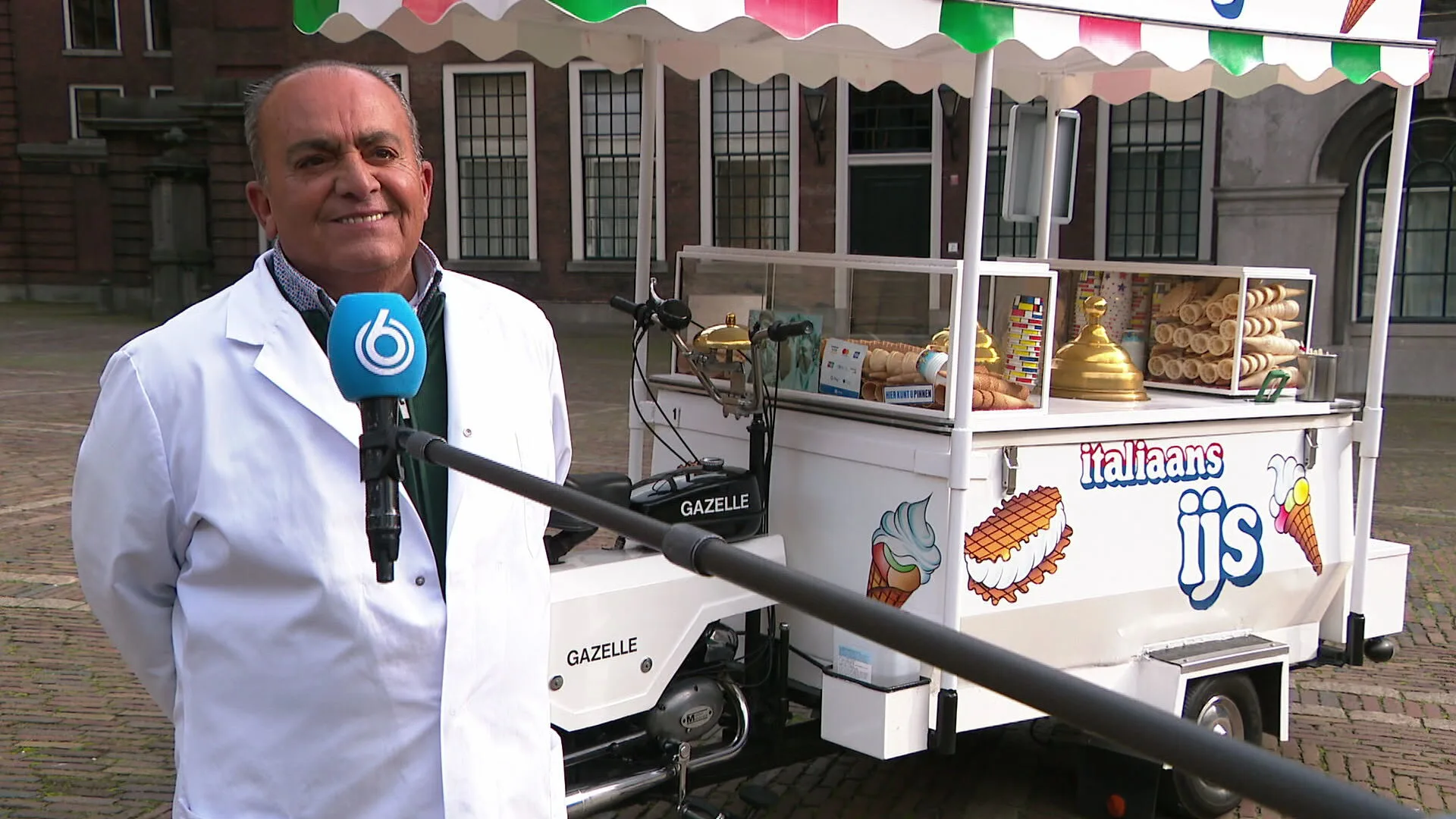 Gemeente verjaagt beroemde ijscoman Moes uit de binnenstad van Den Haag