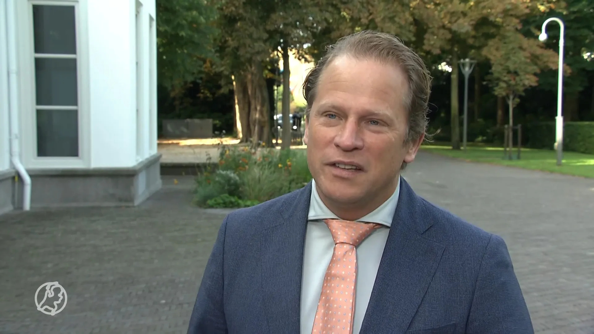 Marechaussee kan opnieuw geen noodpaspoorten uitgeven vanwege storing