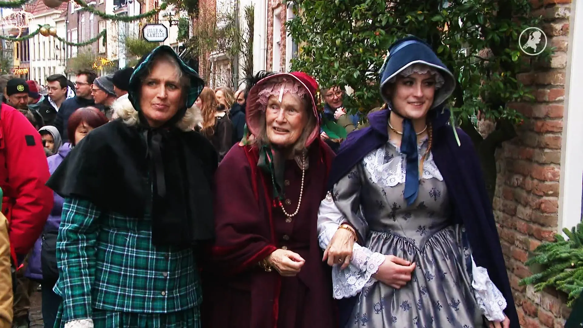 Dickens Festijn in Deventer trekt weer veel bezoekers: 'Terug naar de oude tijd'