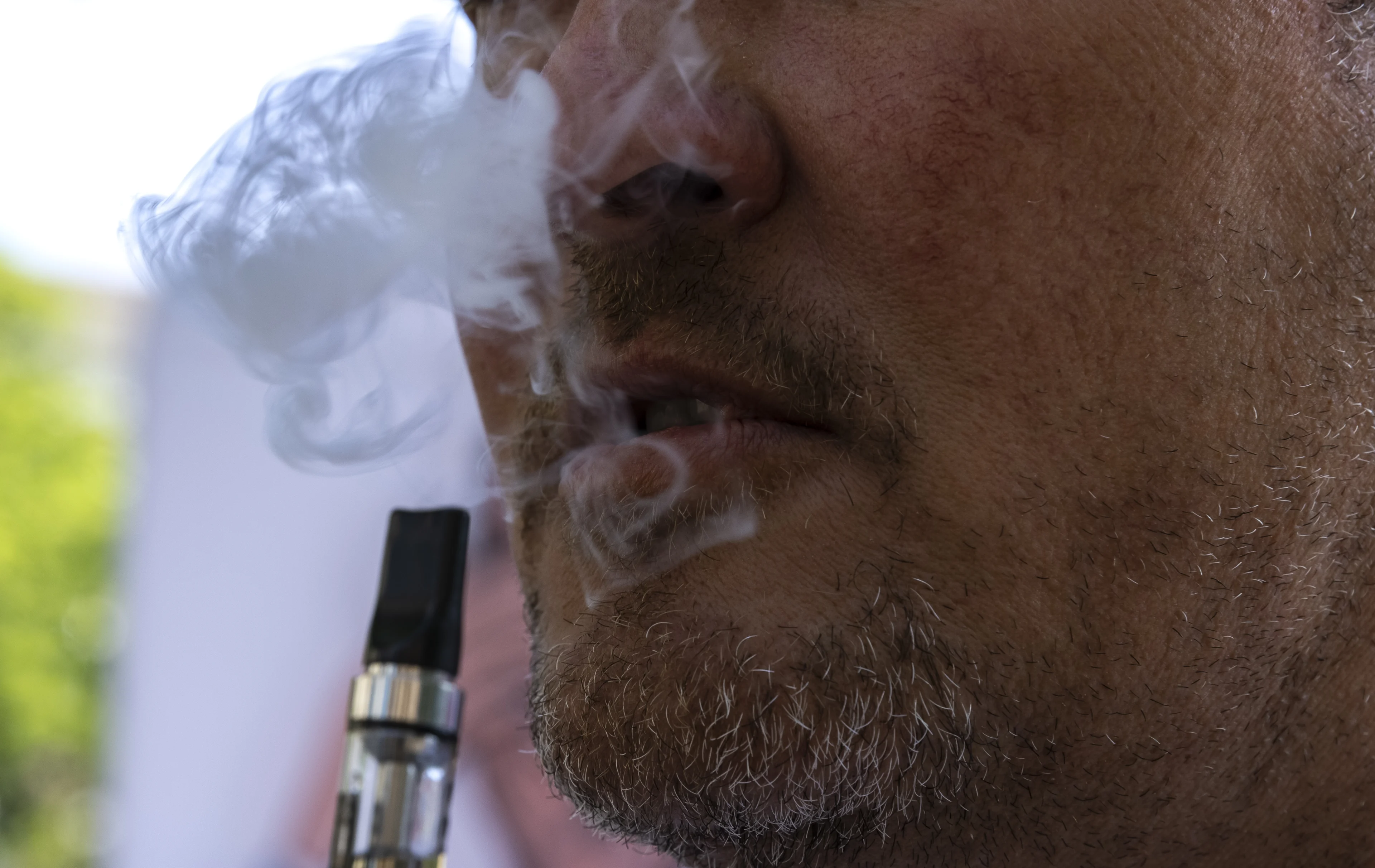 Artsen slaan alarm over vapende TikTokkers: 'Inspireert anderen'