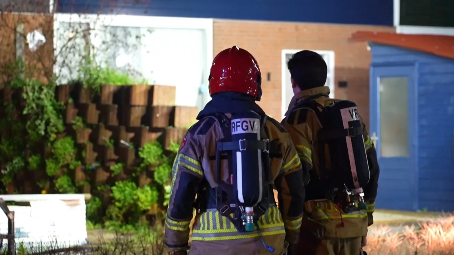 Zwaargewonde in brandende woning Lelystad