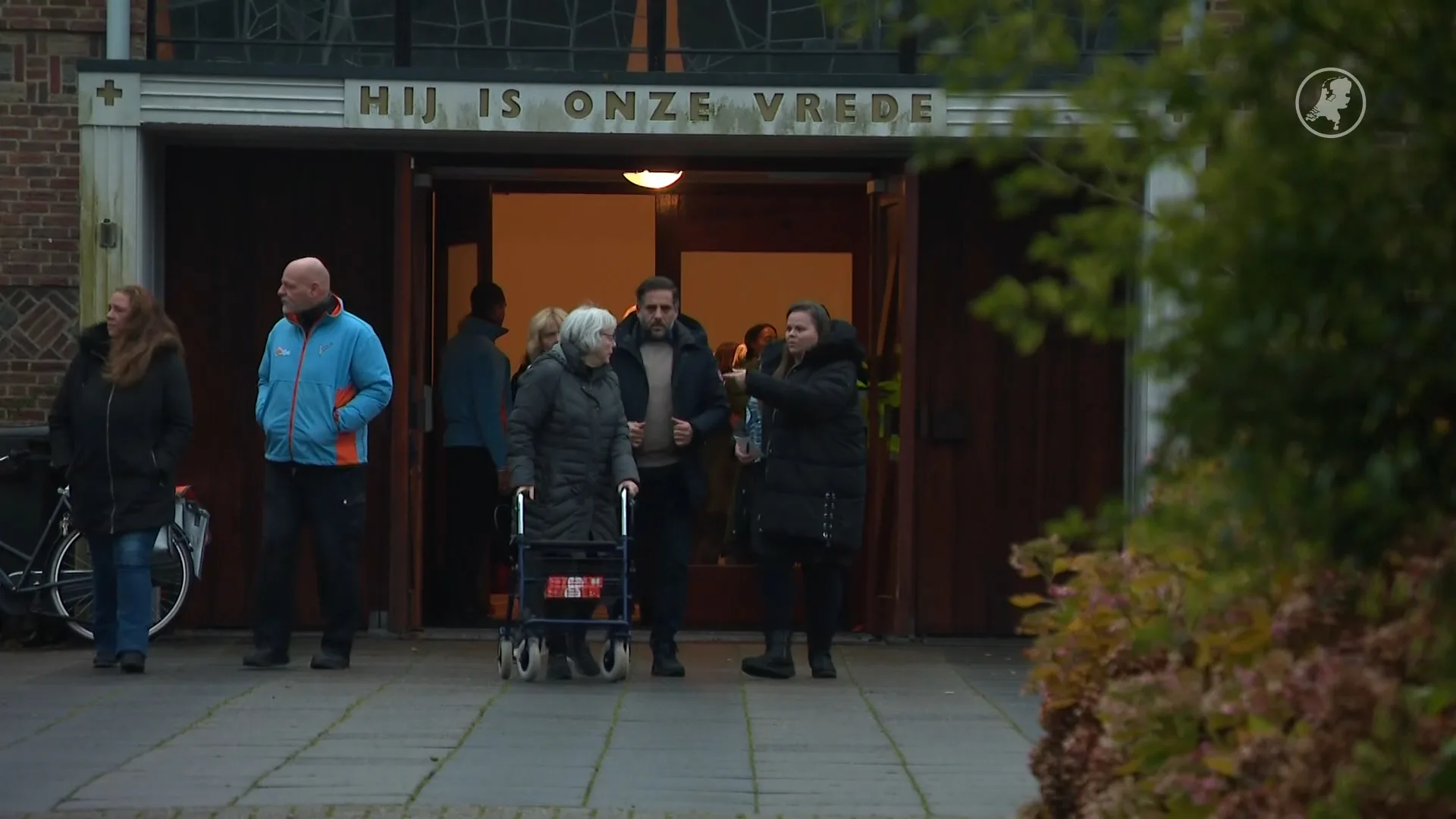 Ruim 200 mensen bij samenkomst na explosies Tarwekamp Den Haag