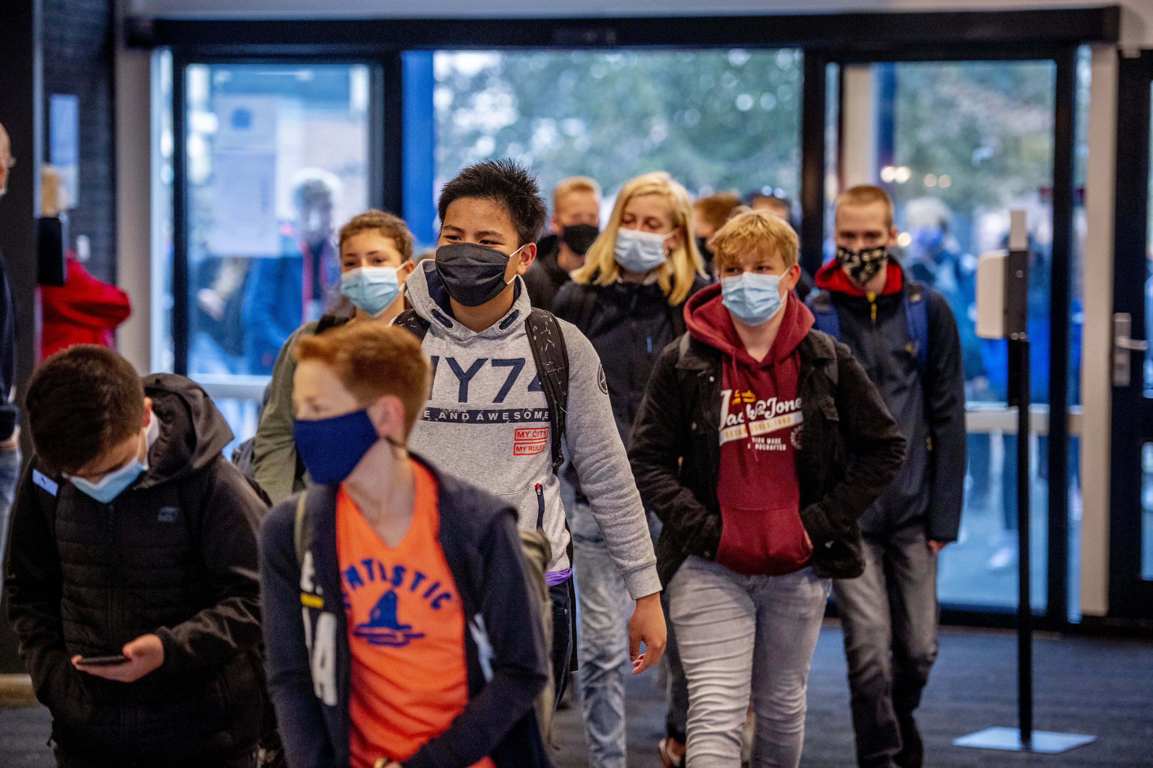 LIVEBLOG | Burgemeesters willen af van 'dringend advies' voor mondkapjes