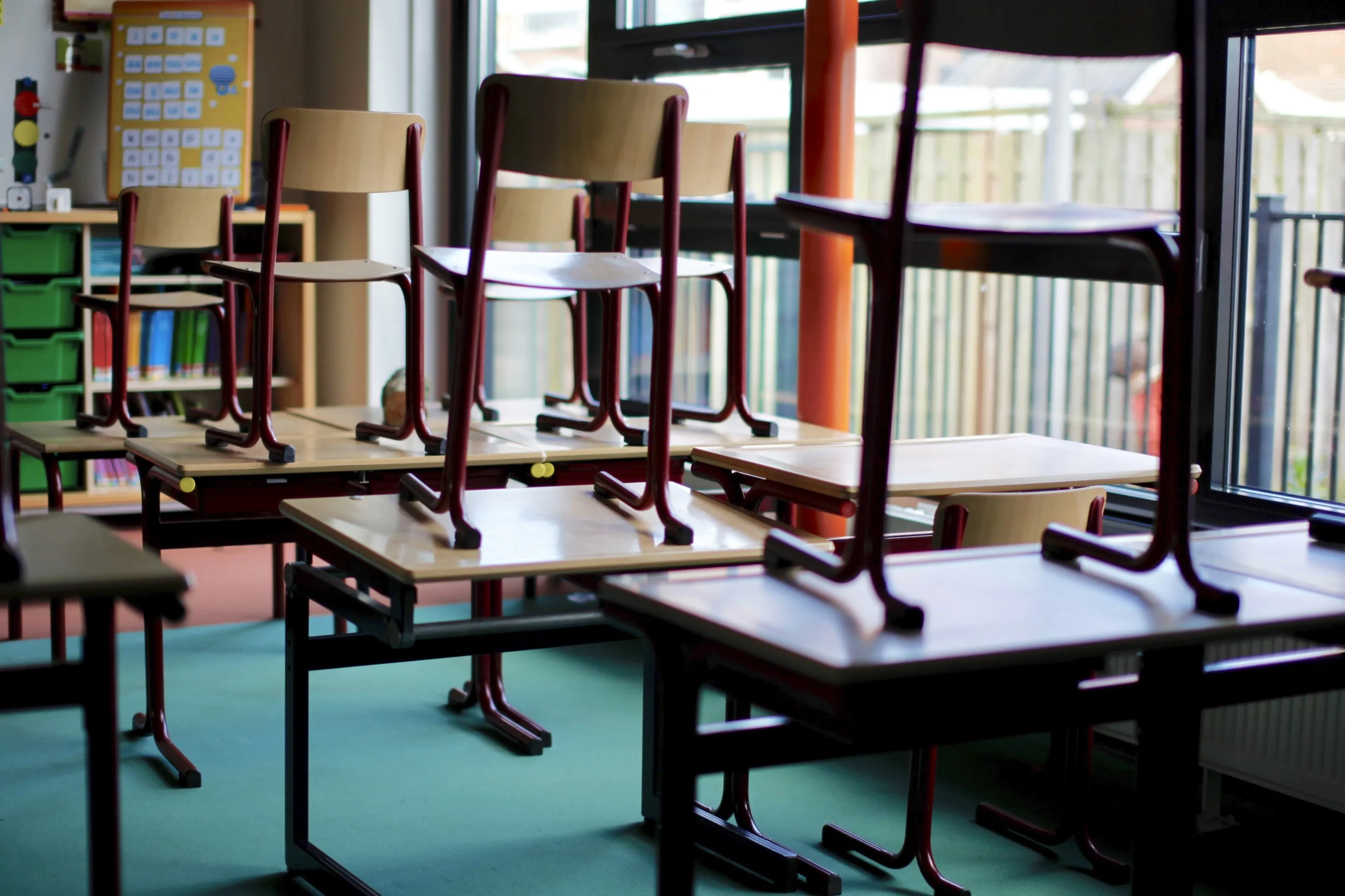 Gemengde reacties op openen scholen: #scholendicht is trending