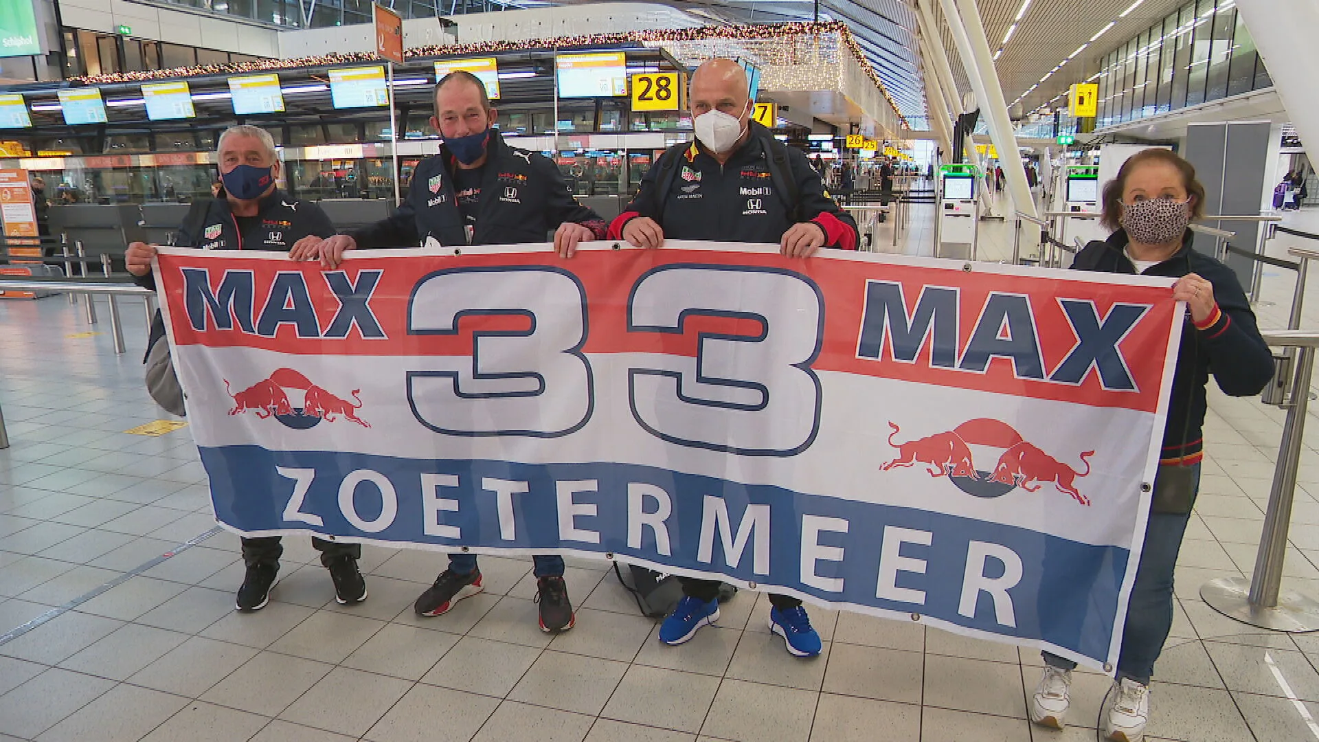 Uitzinnige Max Verstappen-fans naar Abu Dhabi voor laatste race: 'Het wordt ongelooflijk spannend'